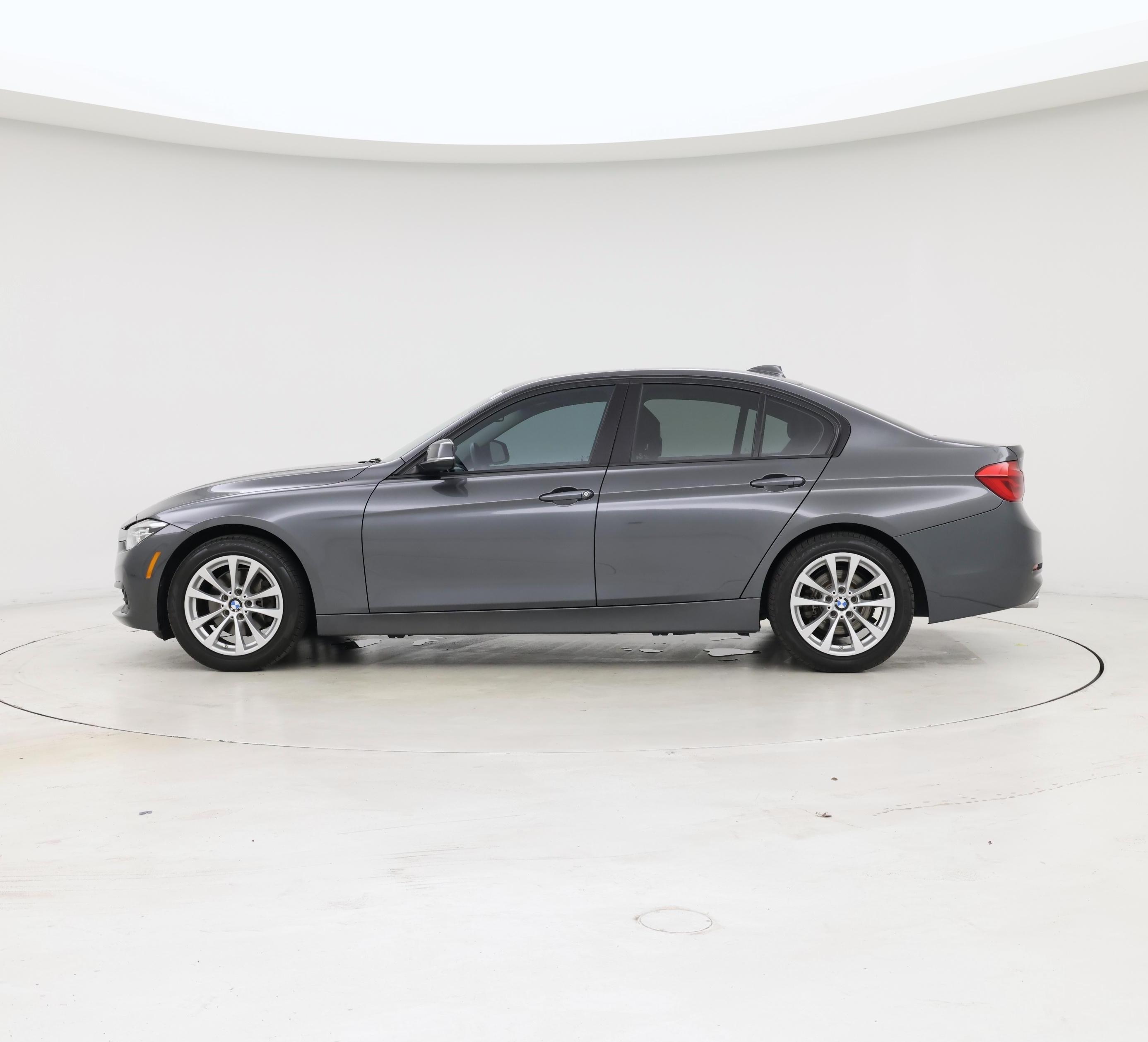 Thumbnail: 2018 BMW 3 Series - 3