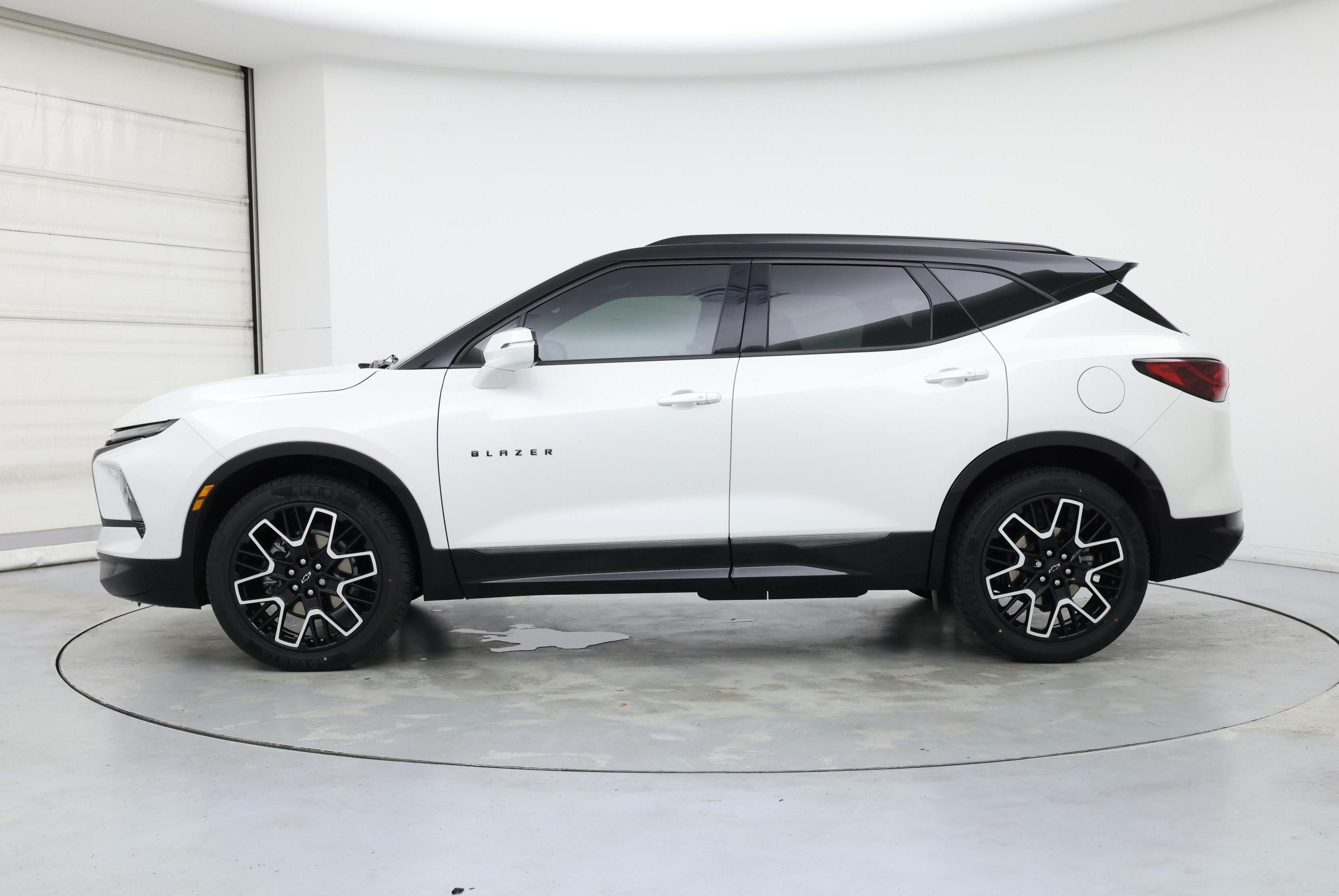 Thumbnail: 2023 Chevrolet Blazer - 3