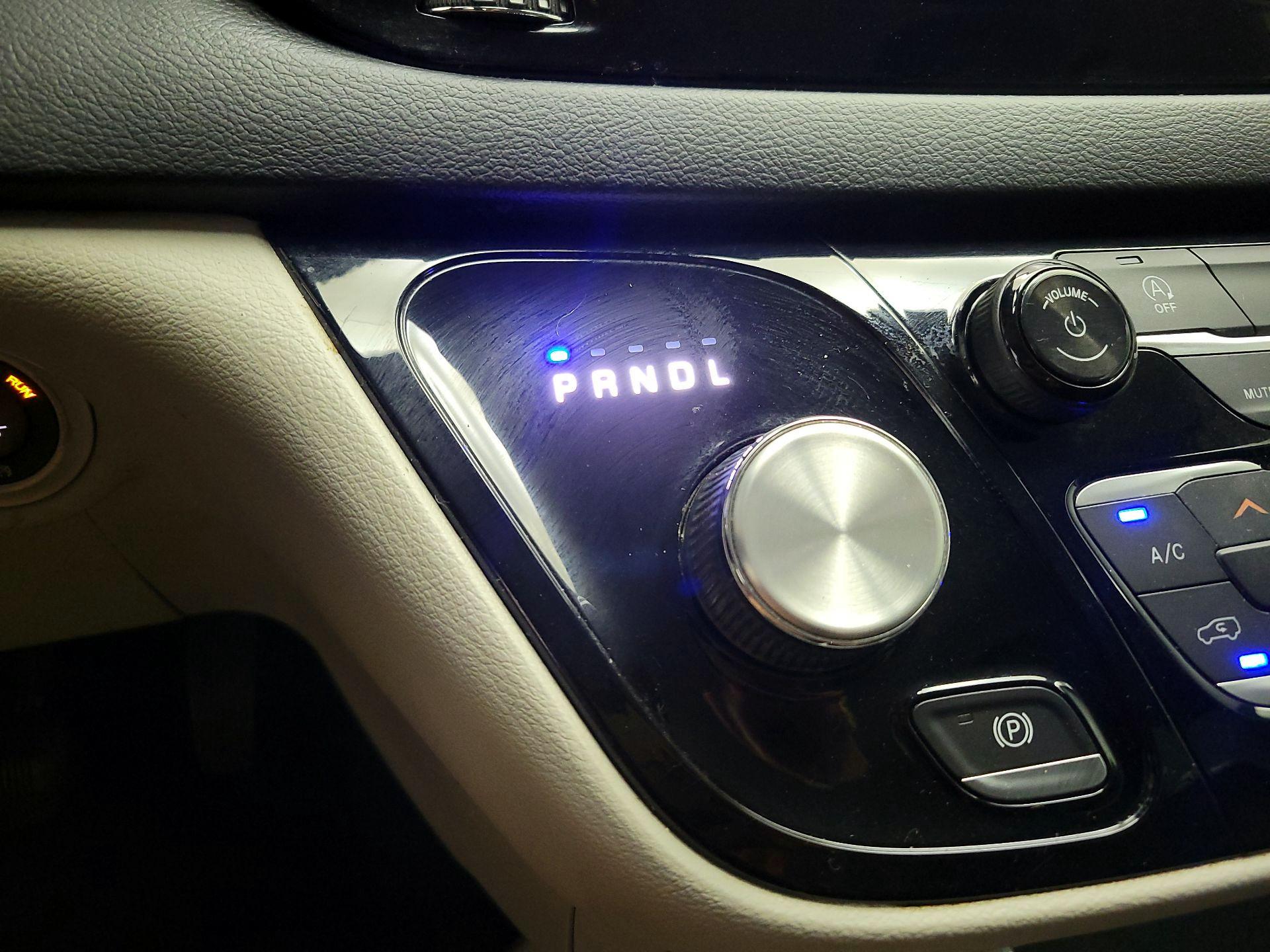 Thumbnail: 2019 Chrysler Pacifica - 17