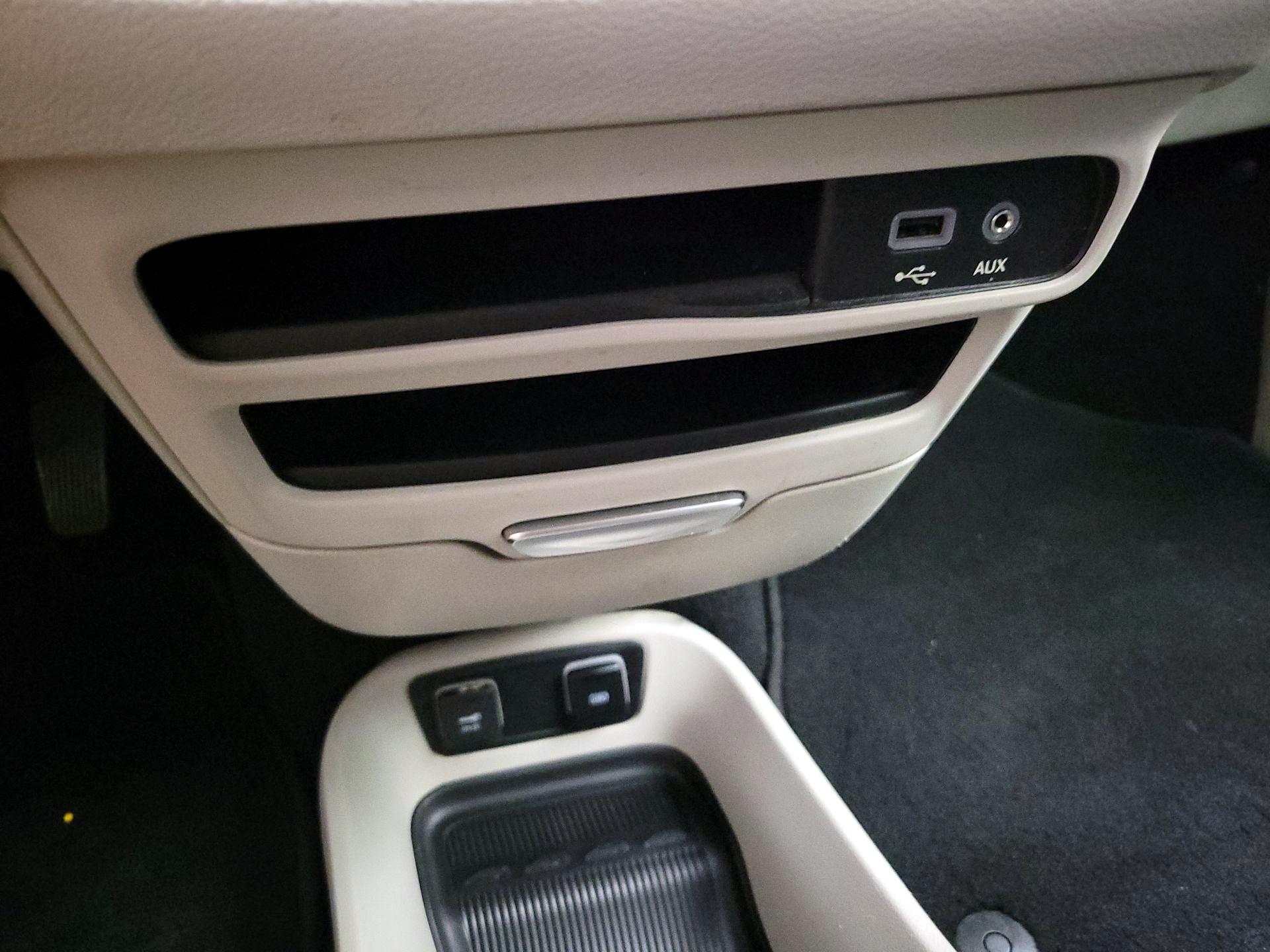 Thumbnail: 2019 Chrysler Pacifica - 18