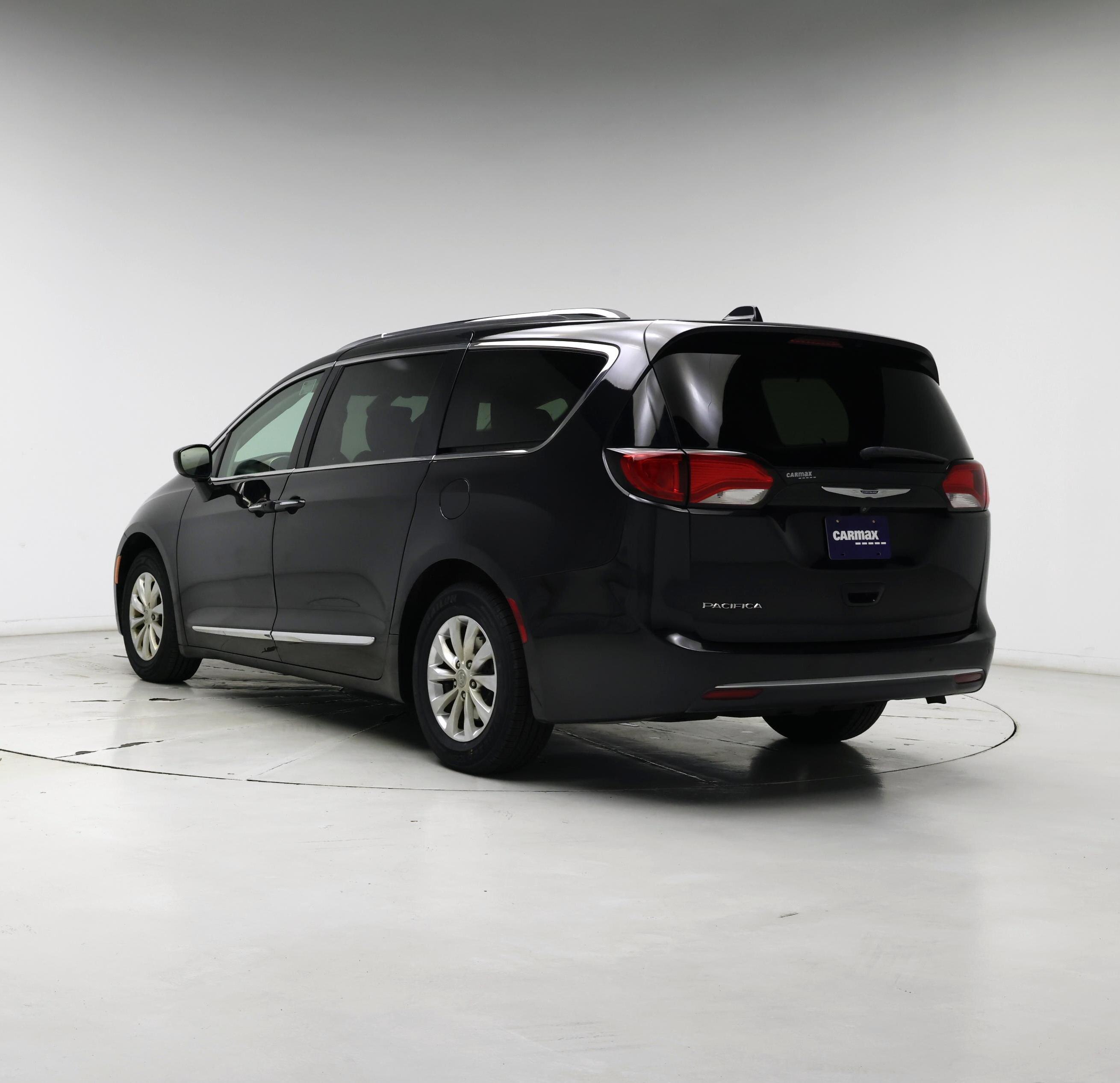 Thumbnail: 2019 Chrysler Pacifica - 2