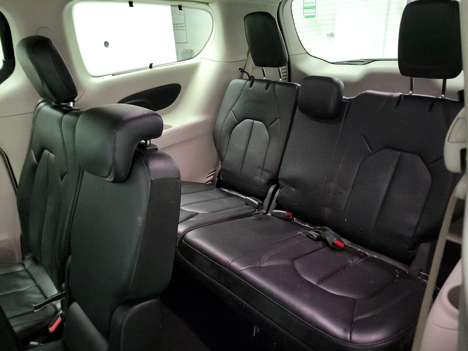 Thumbnail: 2019 Chrysler Pacifica - 20