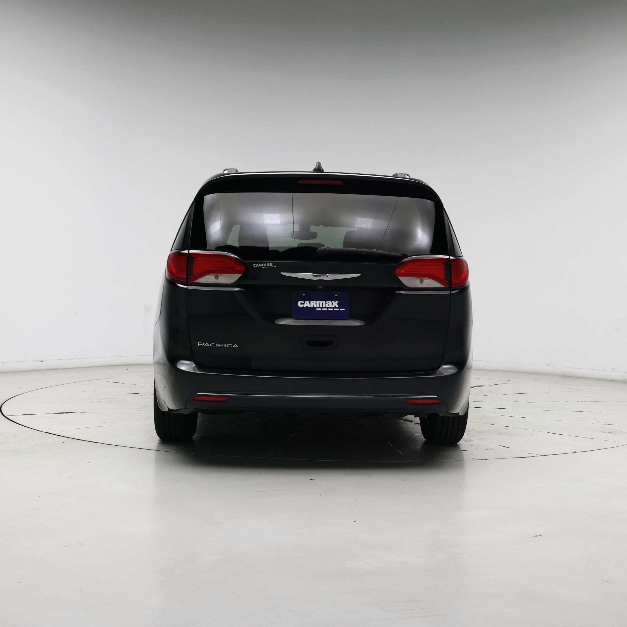 Thumbnail: 2019 Chrysler Pacifica - 6