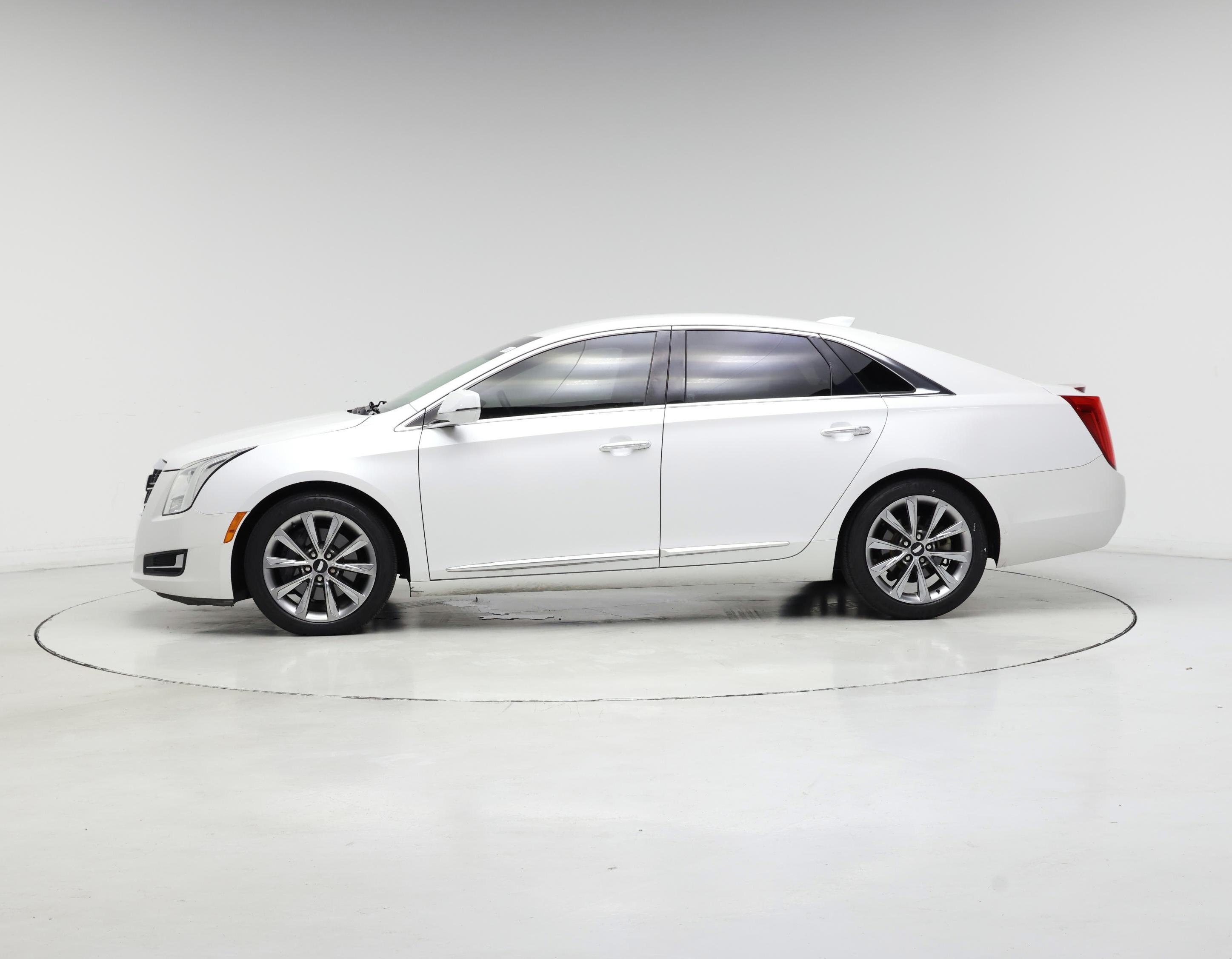 Thumbnail: 2017 Cadillac XTS - 3