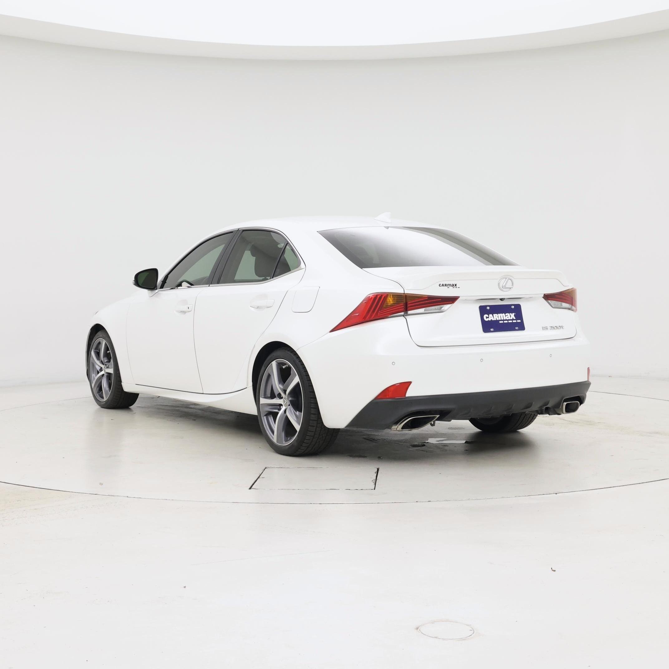 Thumbnail: 2017 Lexus IS - 2