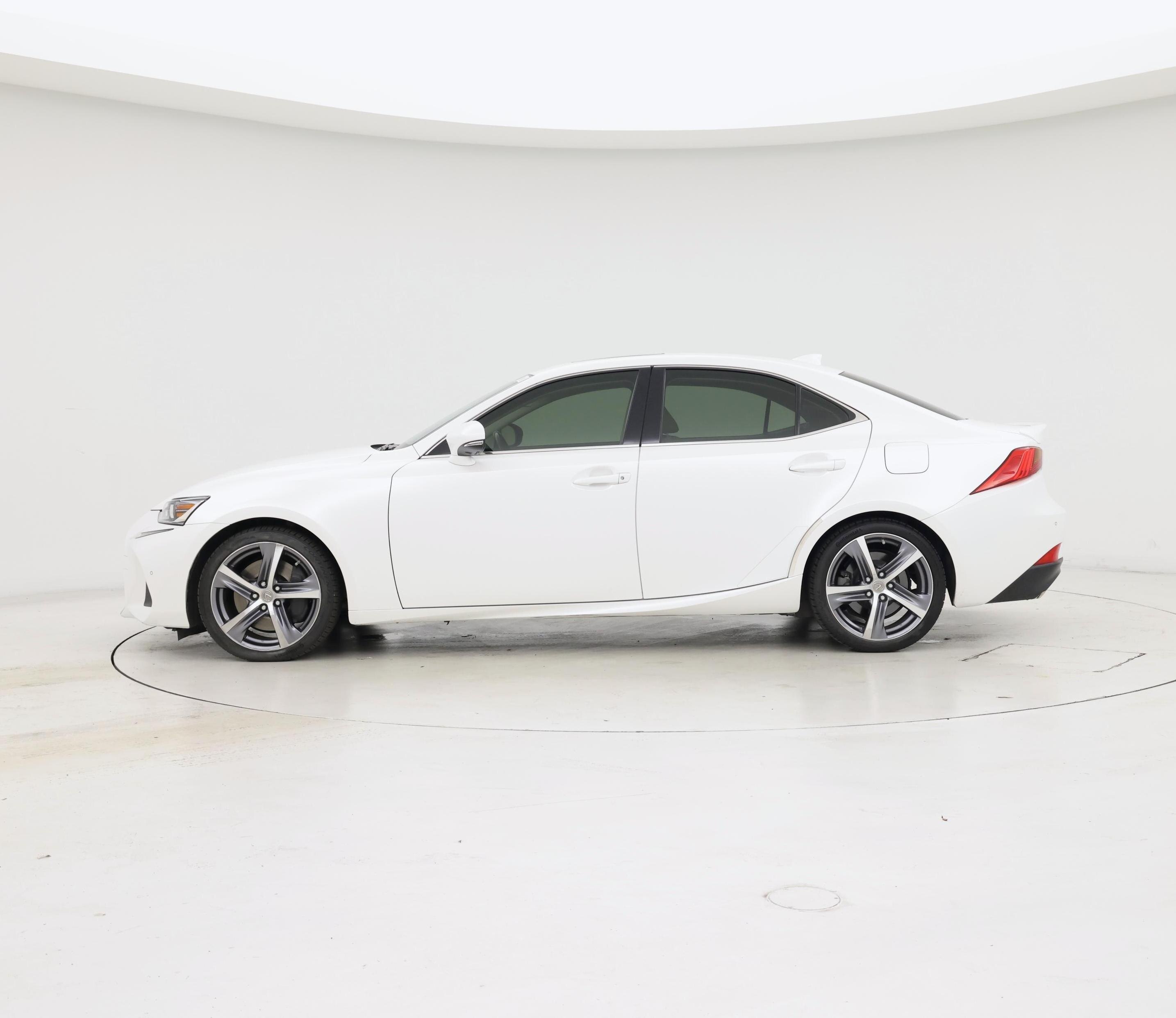 Thumbnail: 2017 Lexus IS - 3