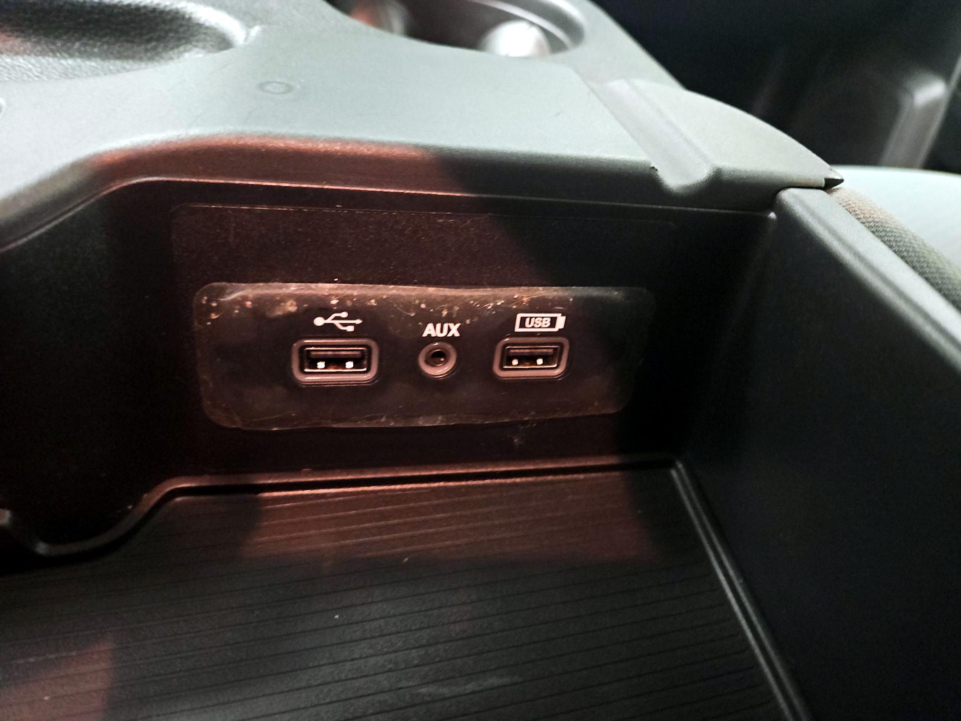 Thumbnail: 2019 RAM 1500 Classic - 17