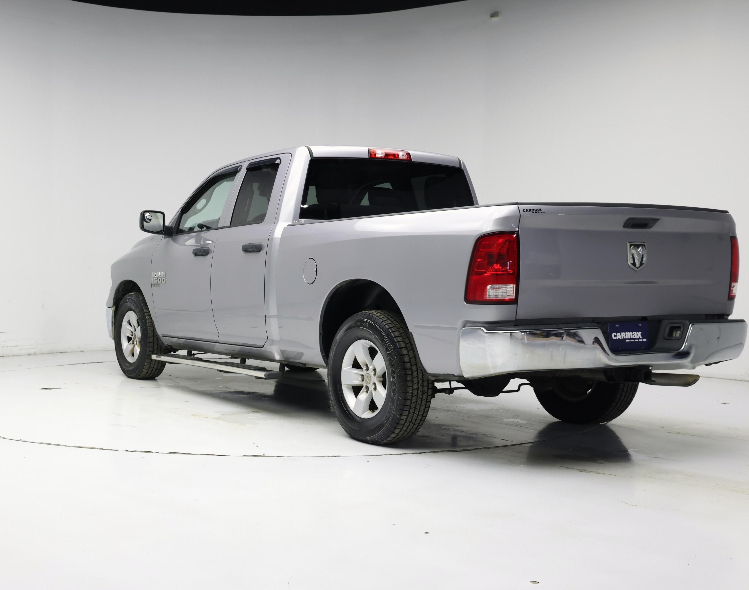 Thumbnail: 2019 RAM 1500 Classic - 2