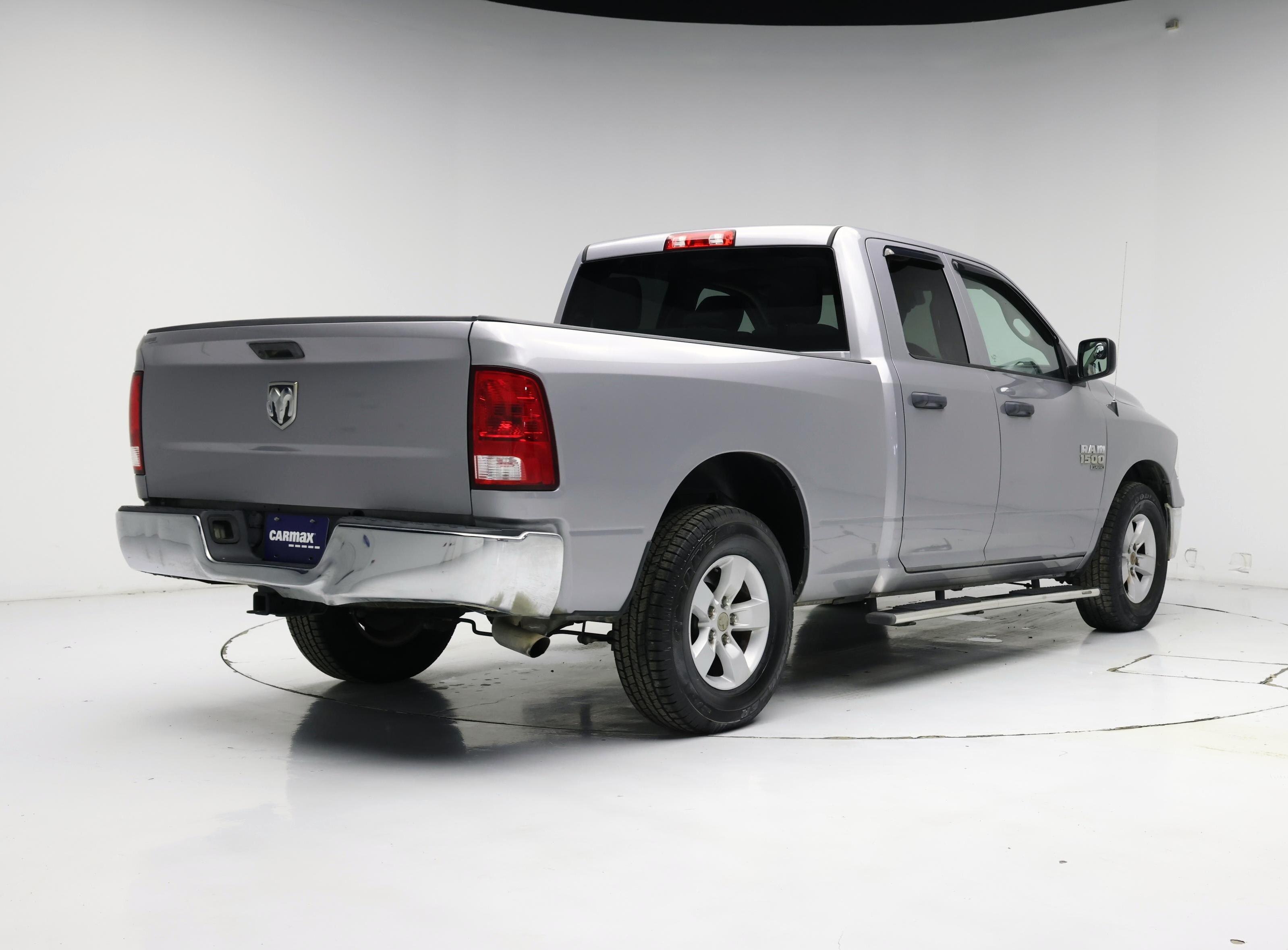 Thumbnail: 2019 RAM 1500 Classic - 8
