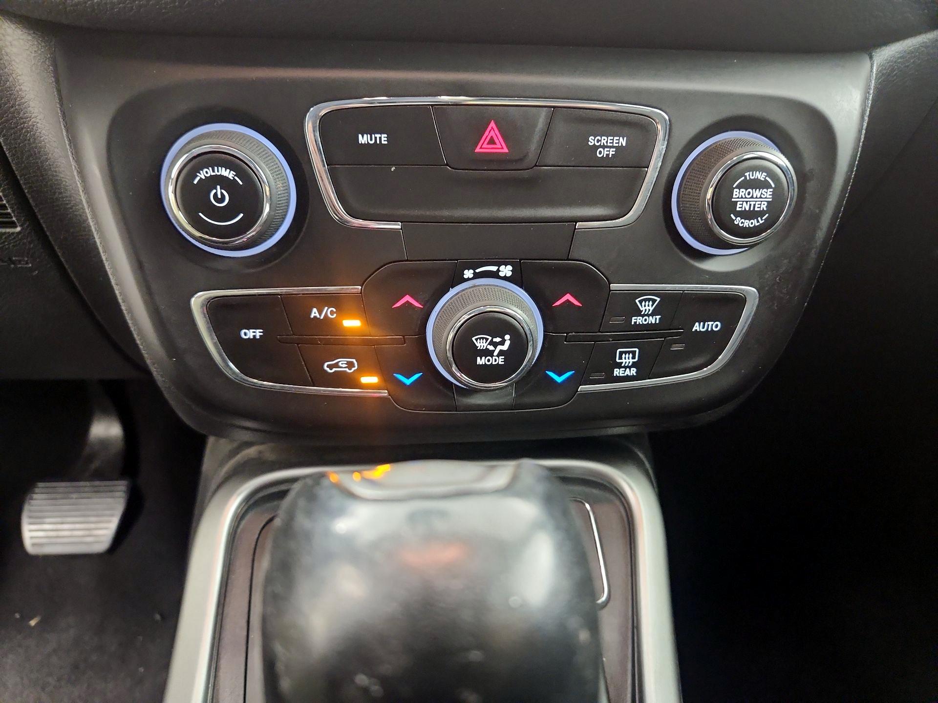 Thumbnail: 2019 Jeep Compass - 16