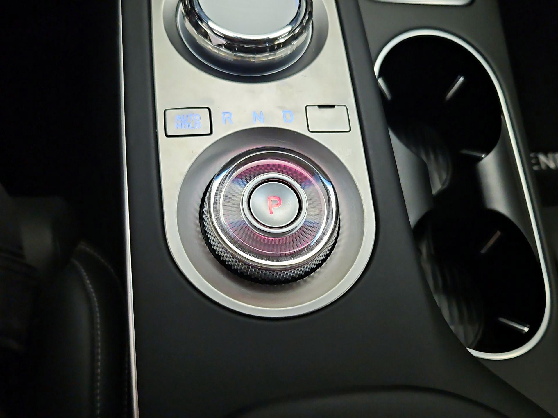 Thumbnail: 2025 Genesis GV70 - 18