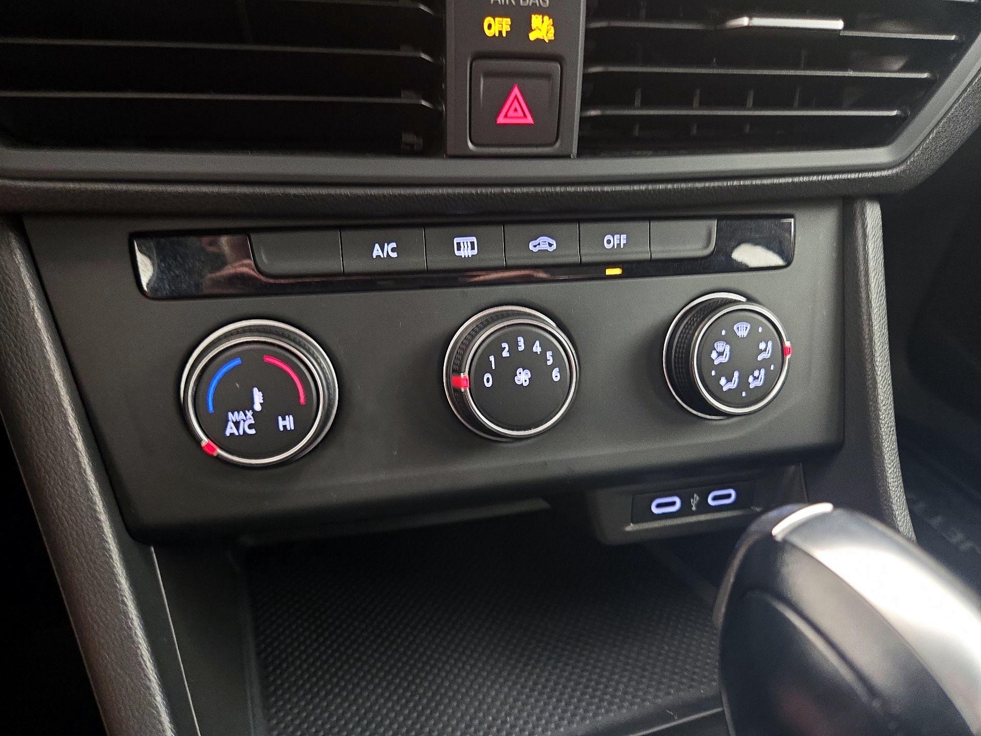 Thumbnail: 2021 Volkswagen Jetta - 17