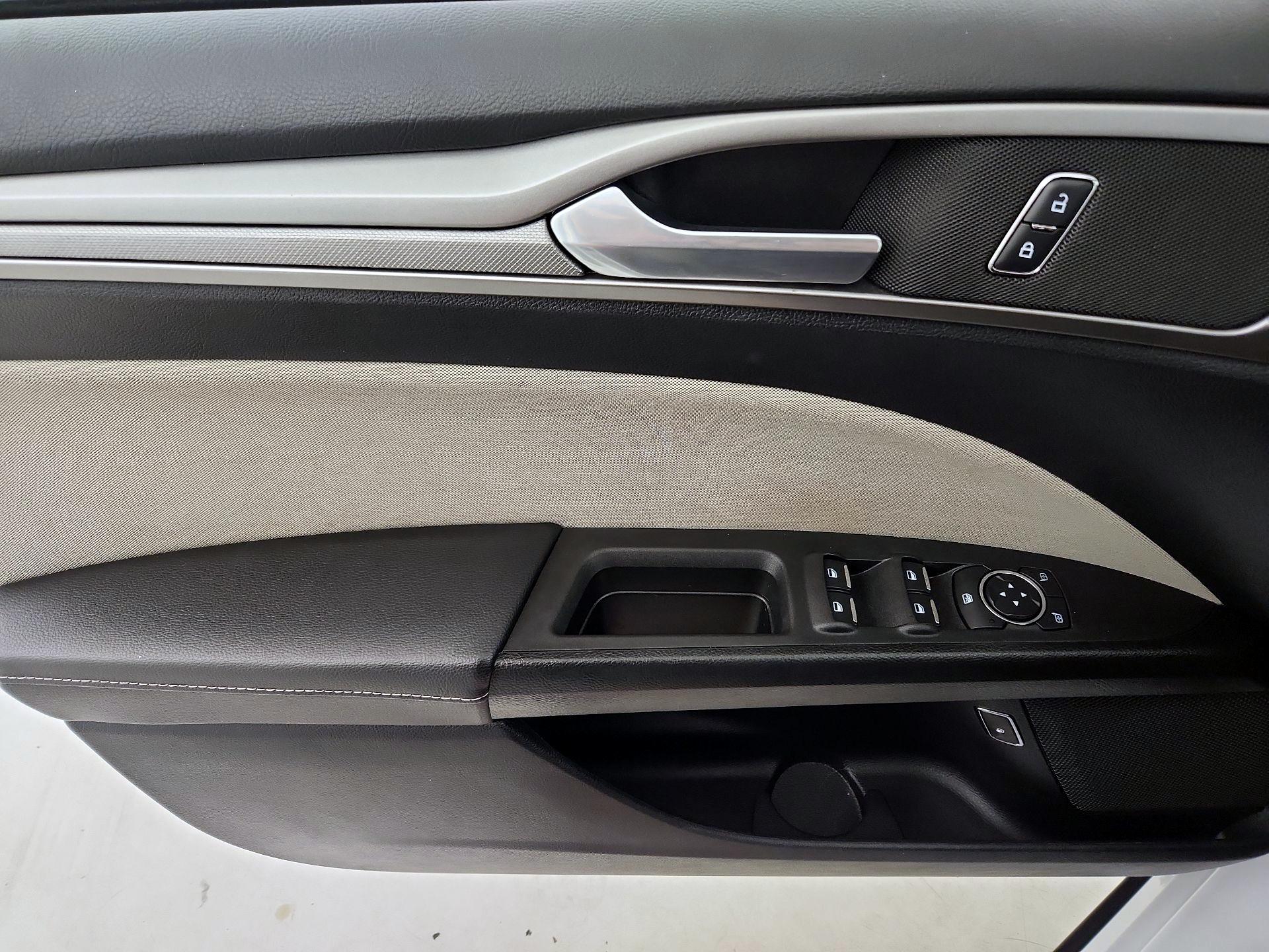 Thumbnail: 2018 Ford Fusion - 12