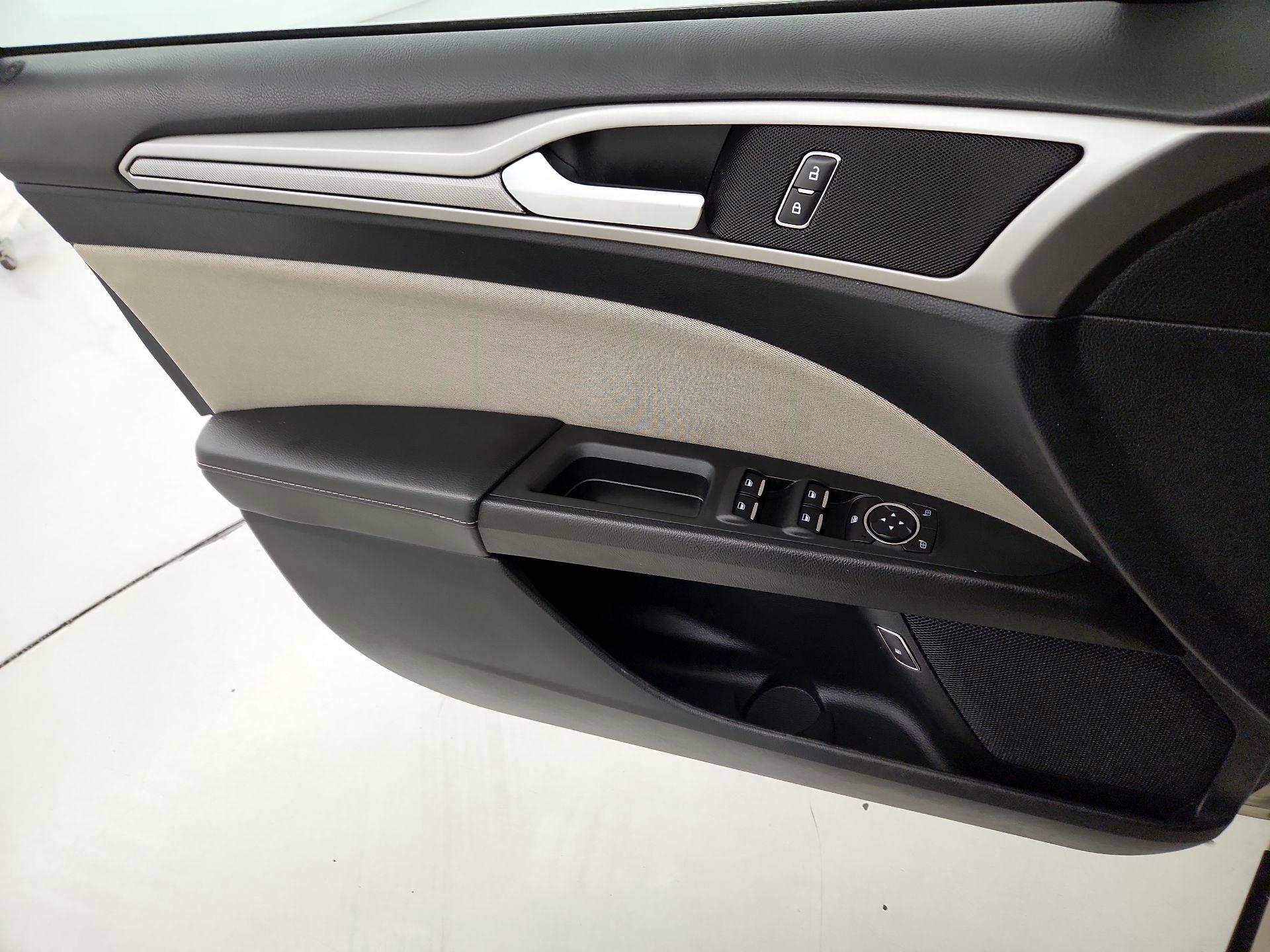 Thumbnail: 2018 Ford Fusion - 12