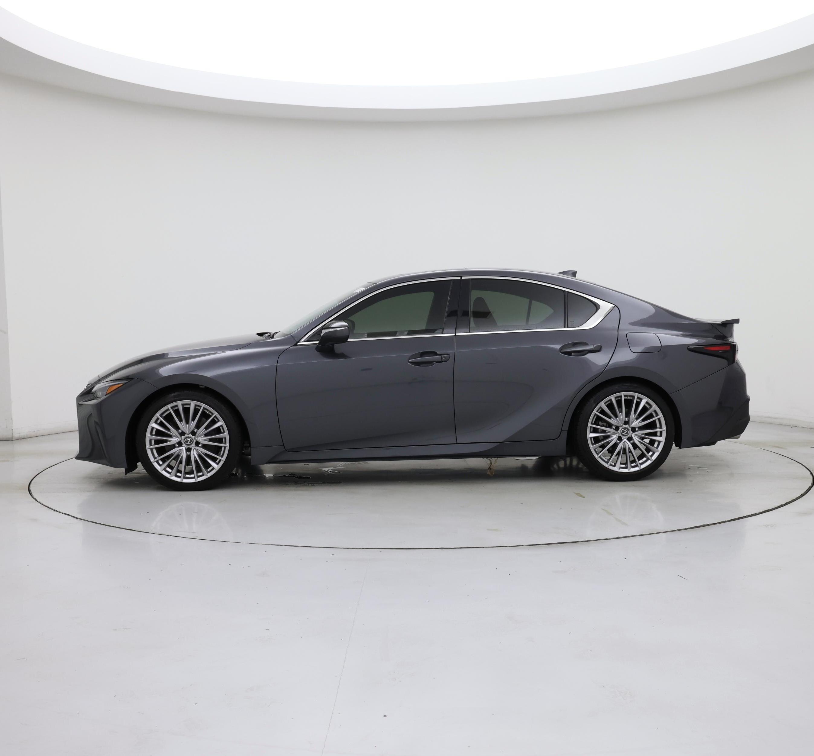 Thumbnail: 2022 Lexus IS - 3