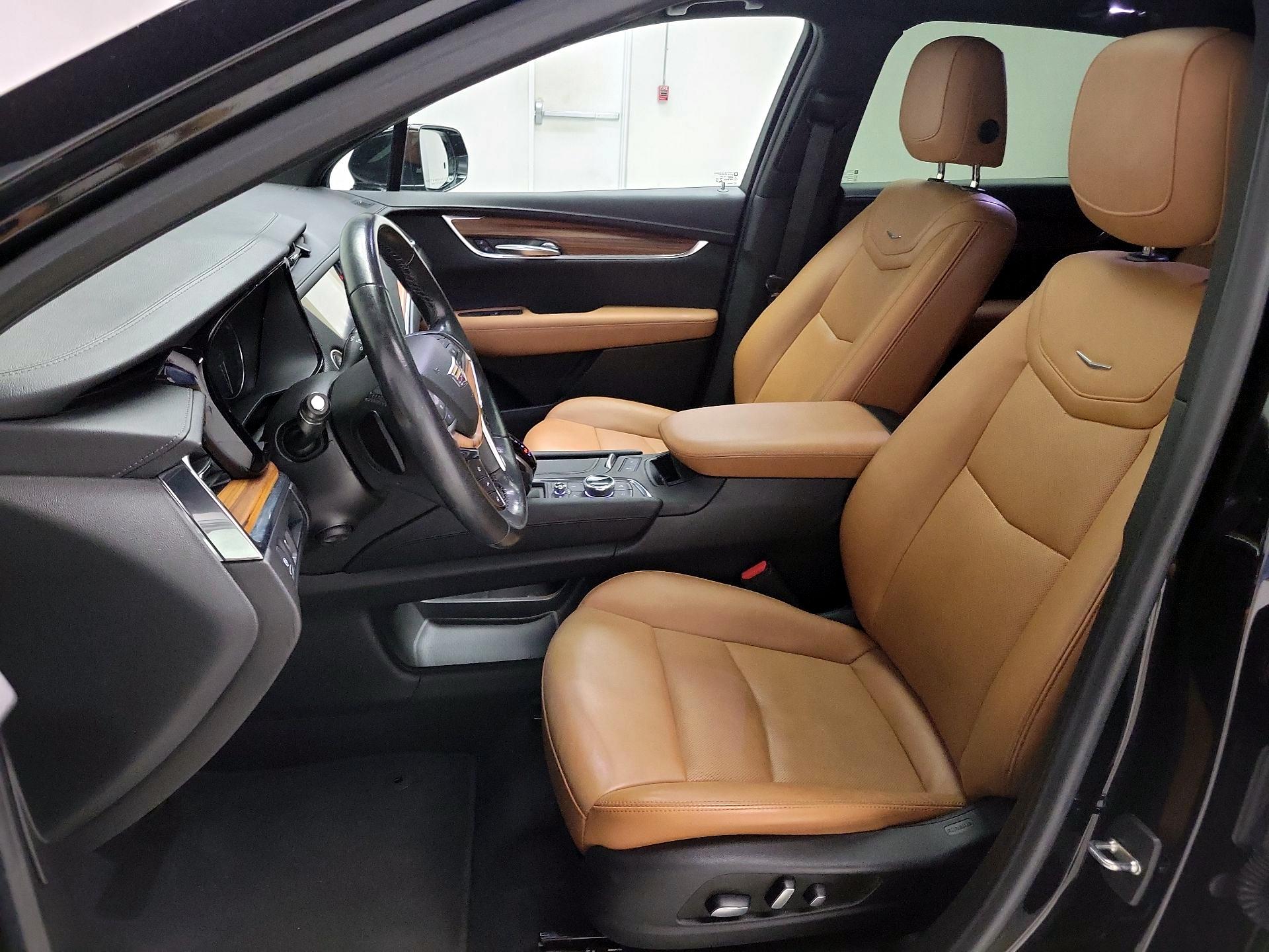 Thumbnail: 2022 Cadillac XT5 - 11