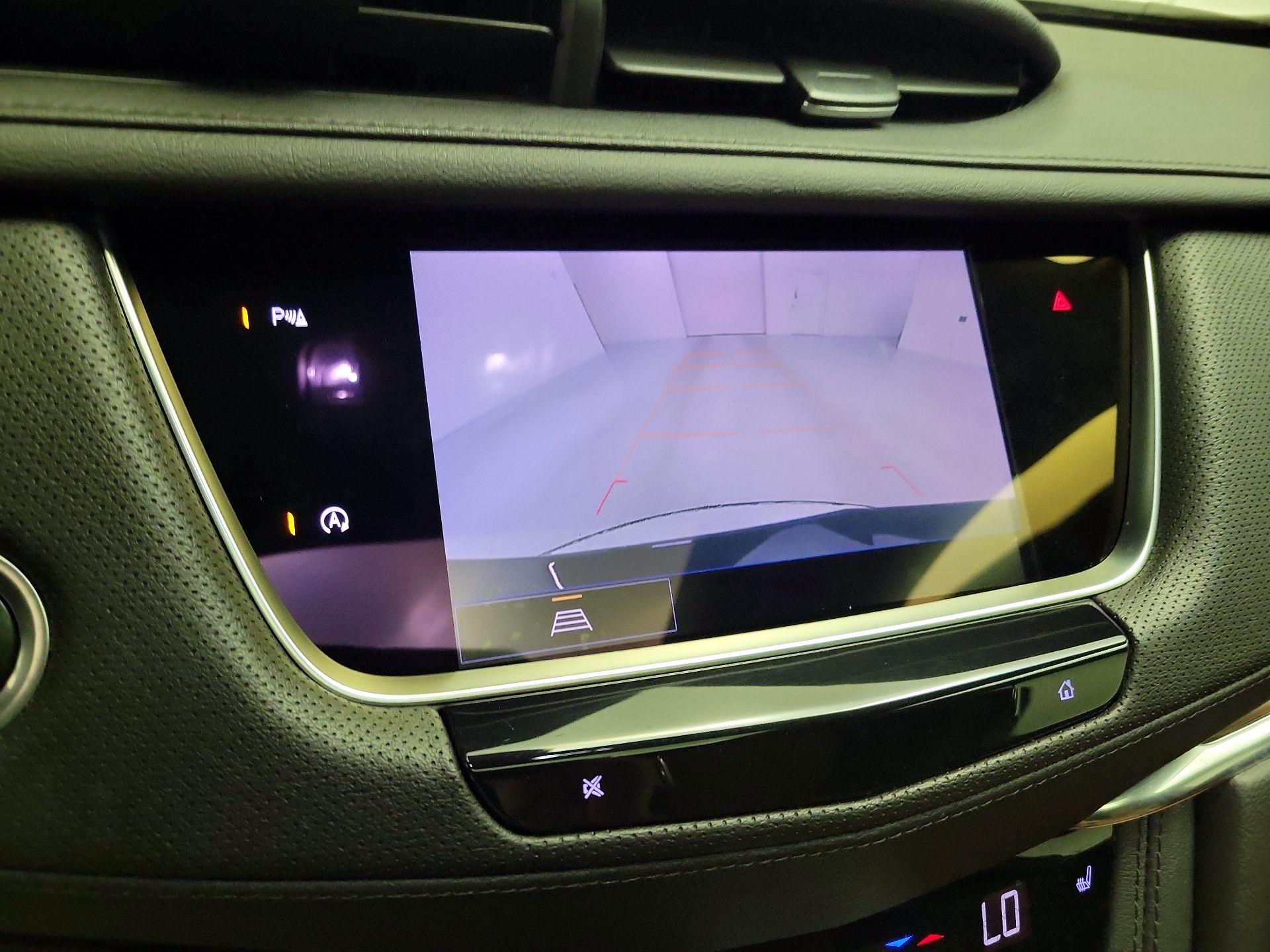 Thumbnail: 2022 Cadillac XT5 - 15