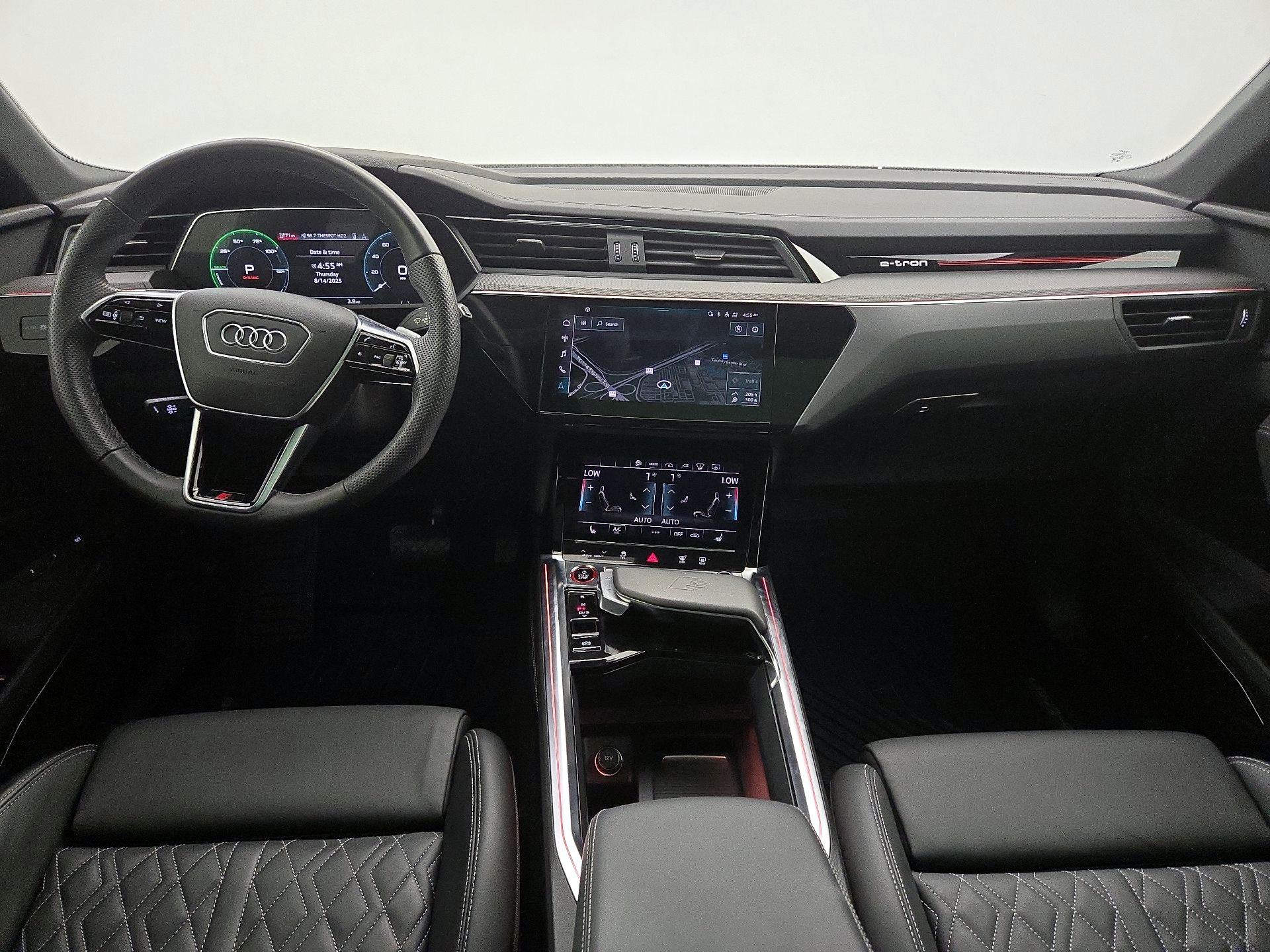 Thumbnail: 2022 Audi e-tron S - 9