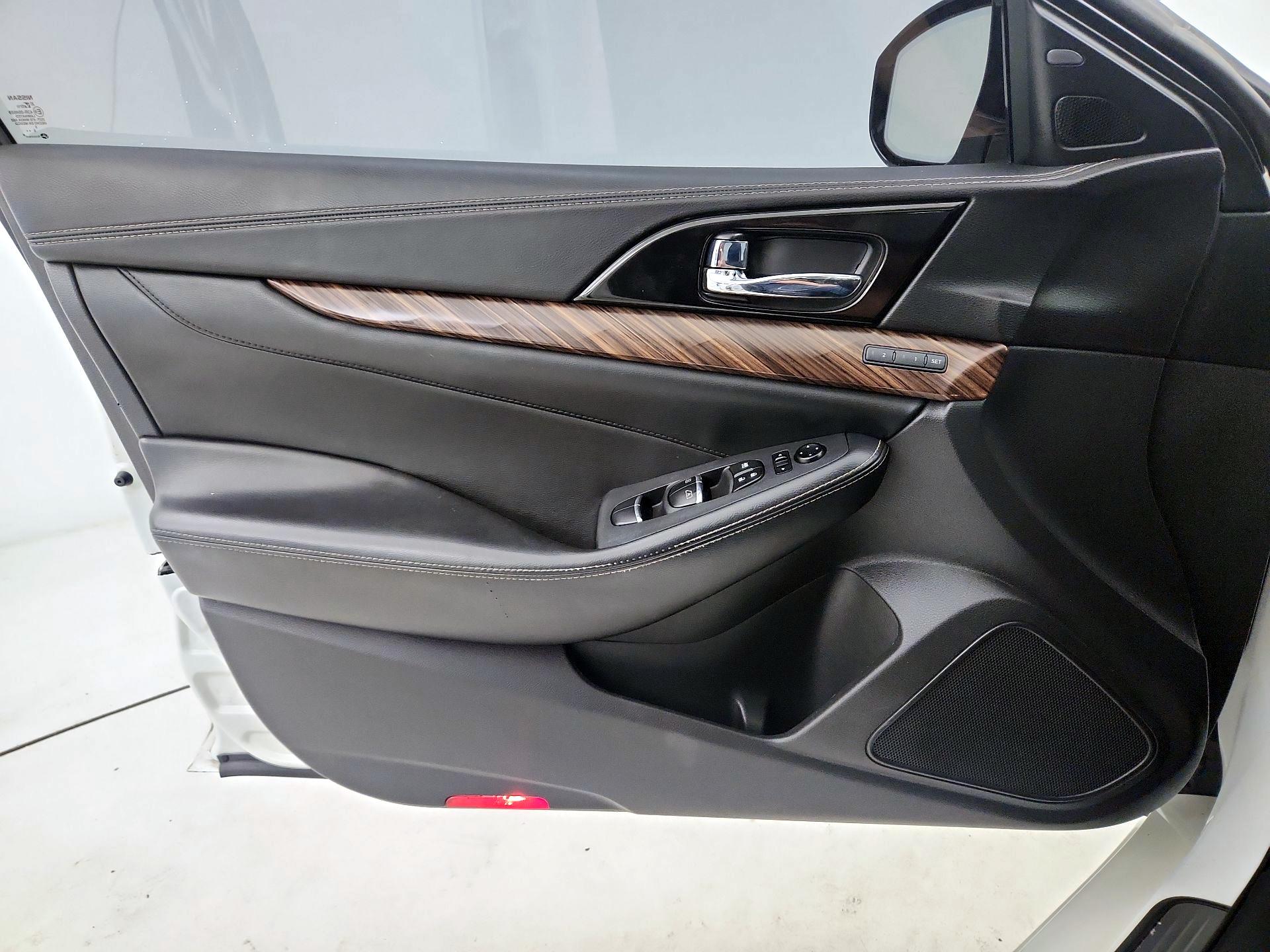 Thumbnail: 2016 Nissan Maxima - 12