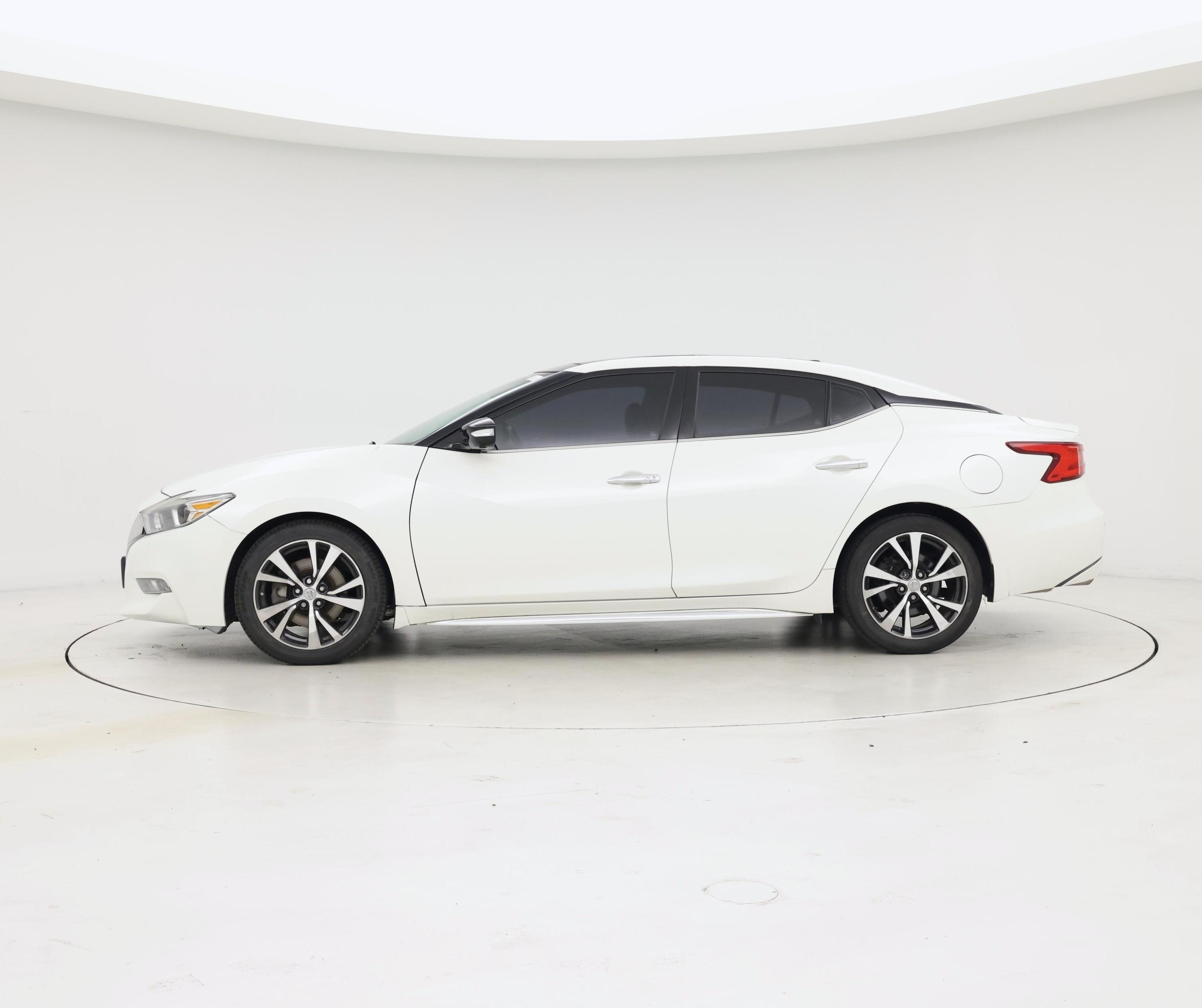 Thumbnail: 2016 Nissan Maxima - 3