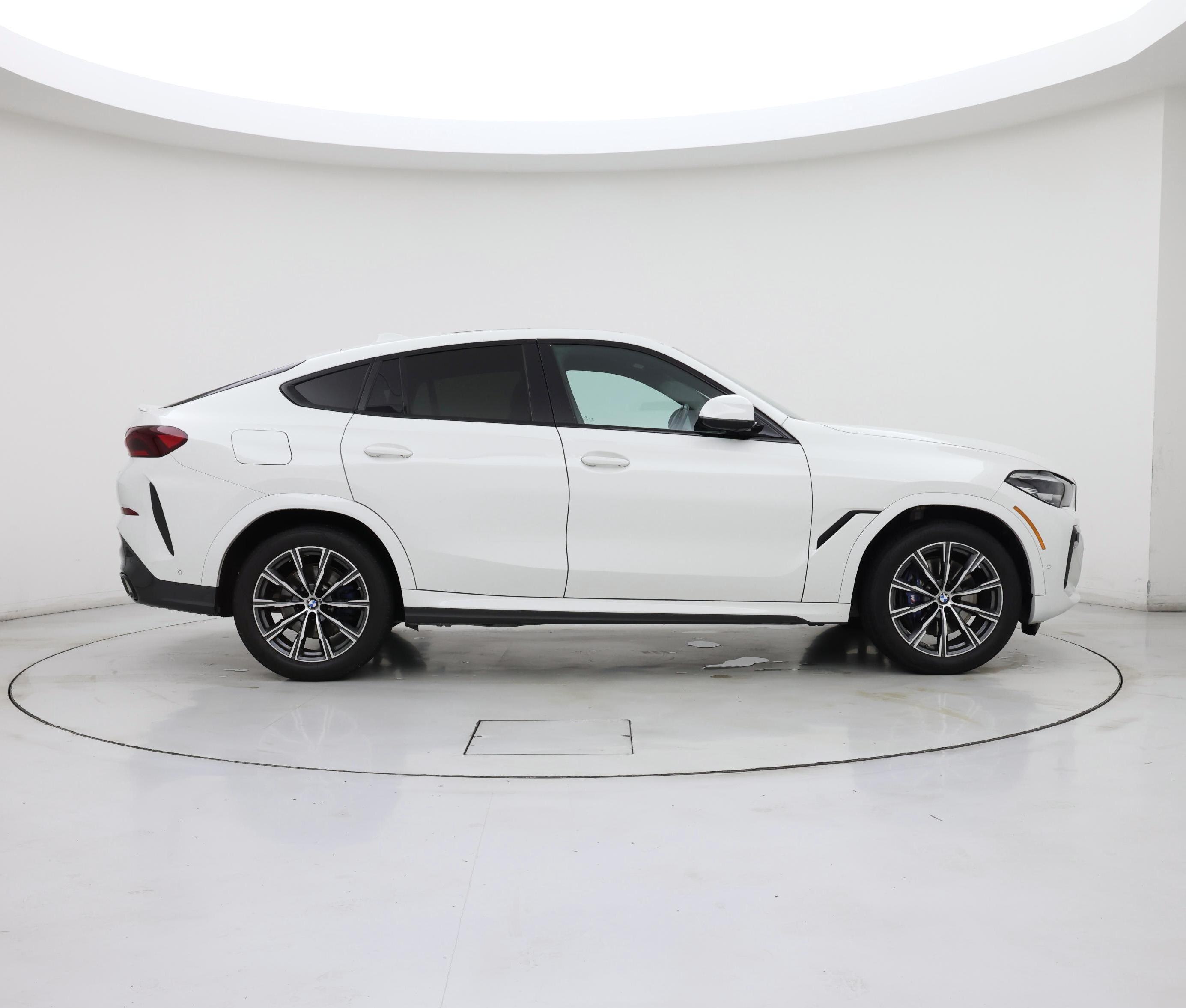 Thumbnail: 2023 BMW X6 - 7