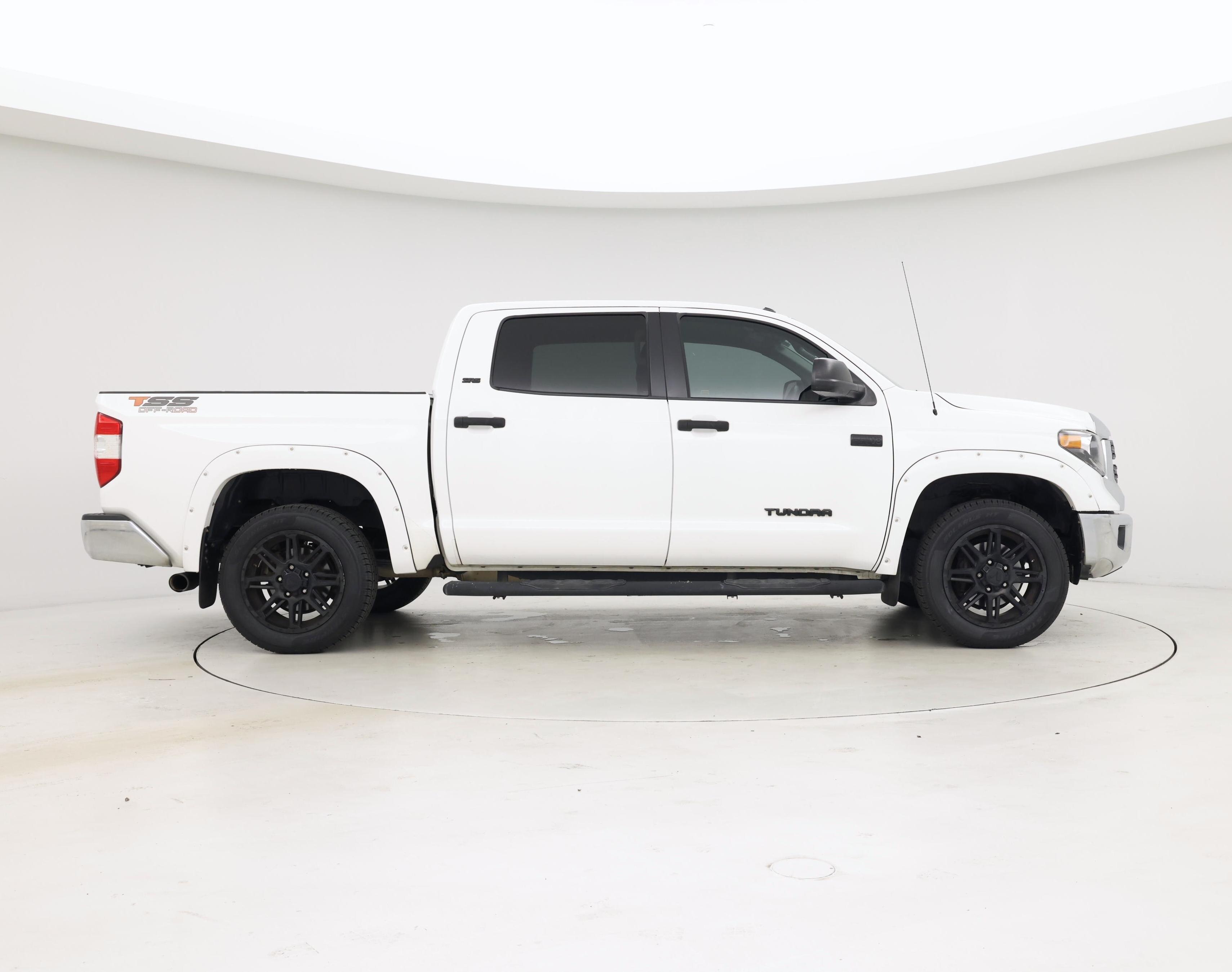 Thumbnail: 2018 Toyota Tundra - 7