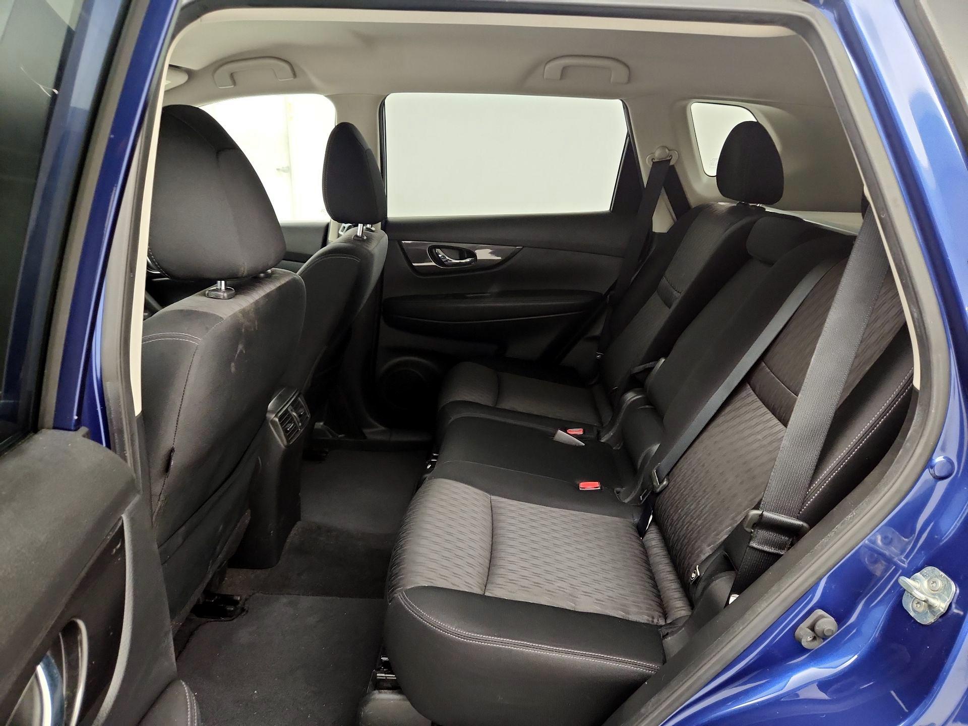 Thumbnail: 2018 Nissan Rogue - 18
