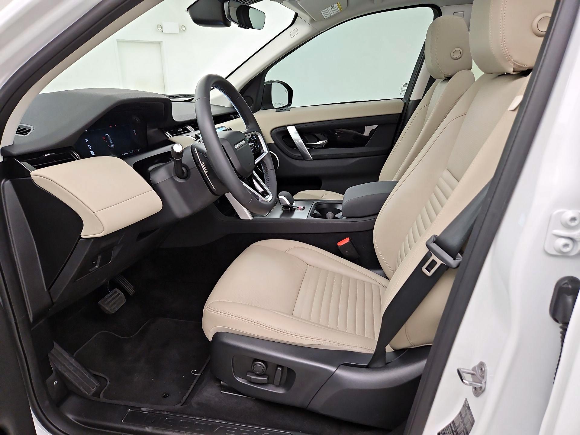 Thumbnail: 2025 Land Rover Discovery Sport - 9