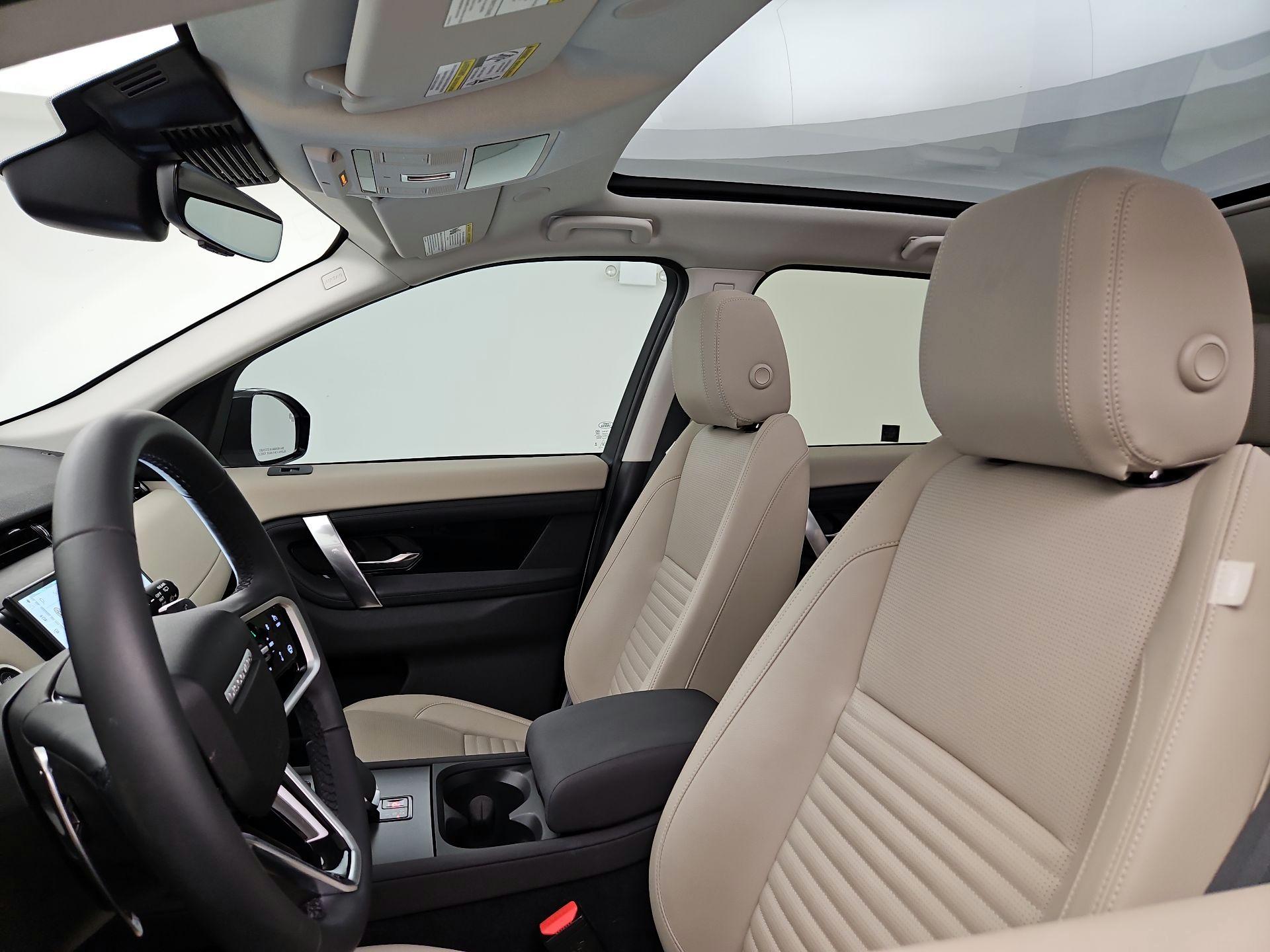 Thumbnail: 2025 Land Rover Discovery Sport - 18
