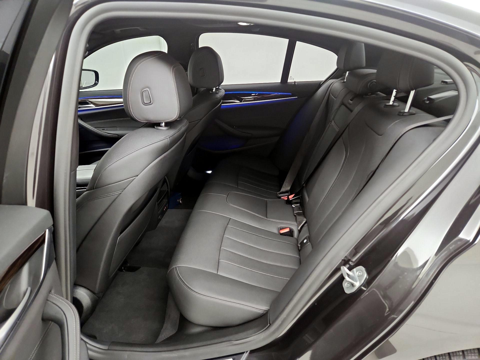 Thumbnail: 2021 BMW 5 Series - 18