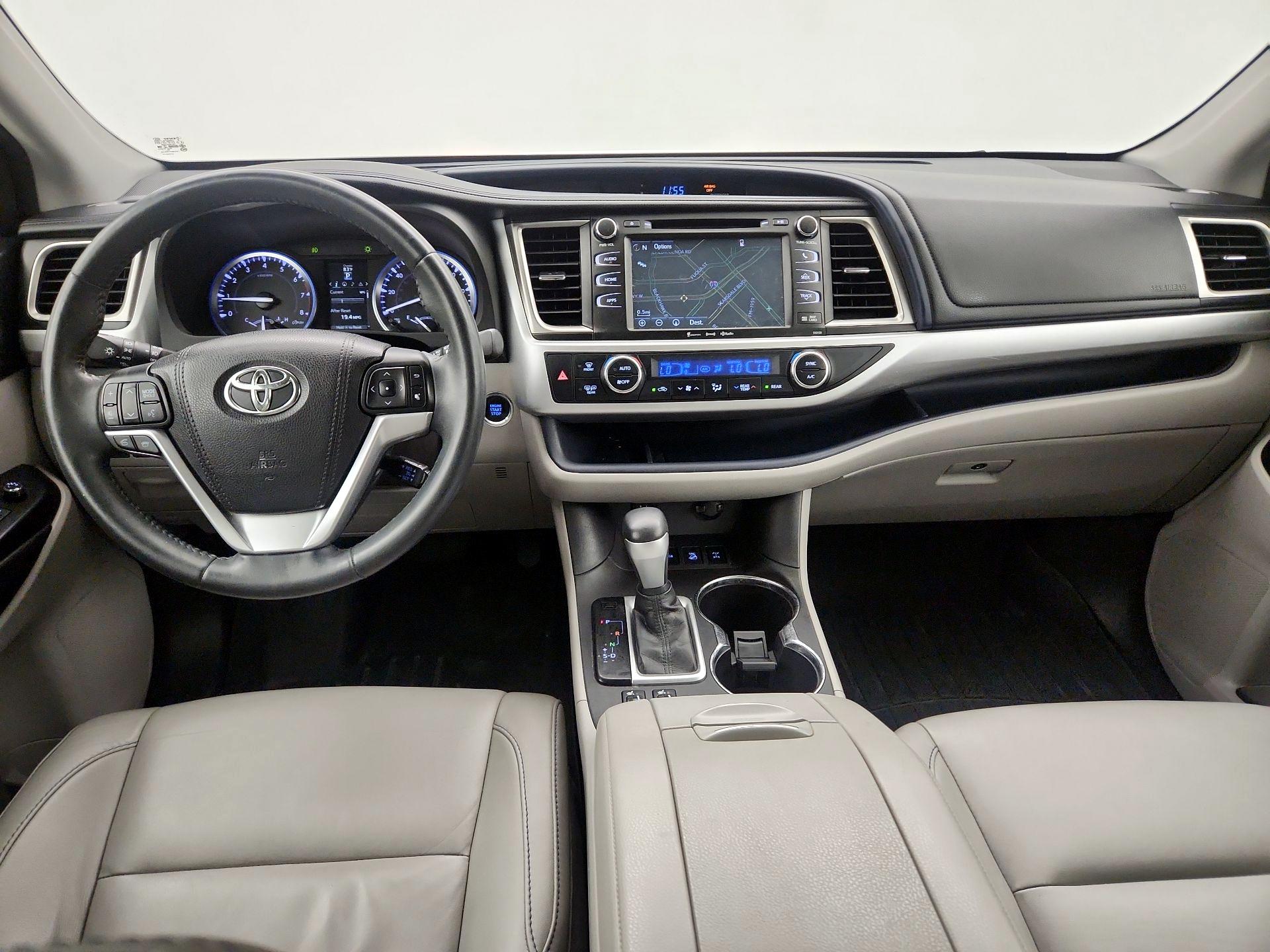 Thumbnail: 2016 Toyota Highlander - 9