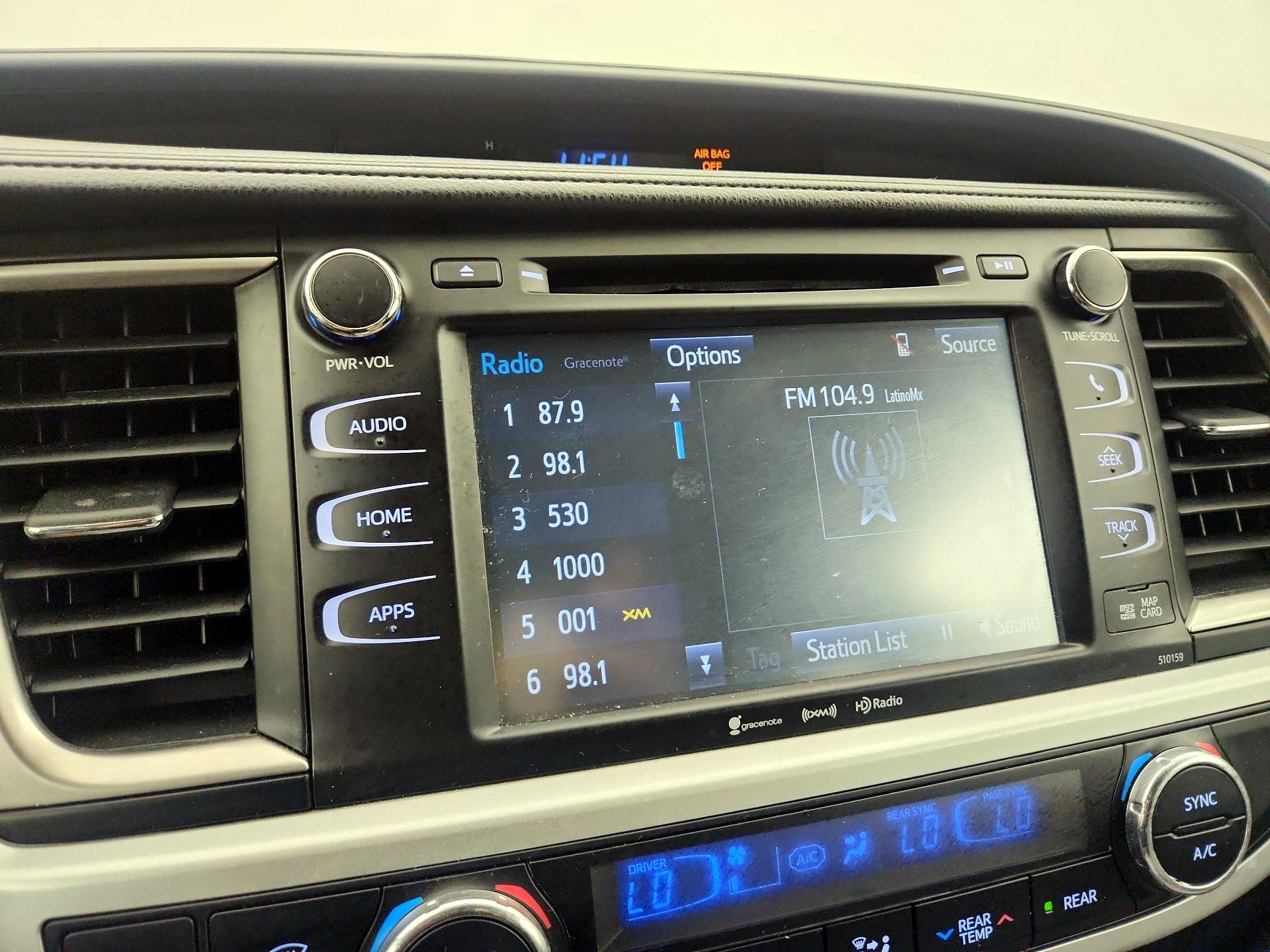 Thumbnail: 2016 Toyota Highlander - 16