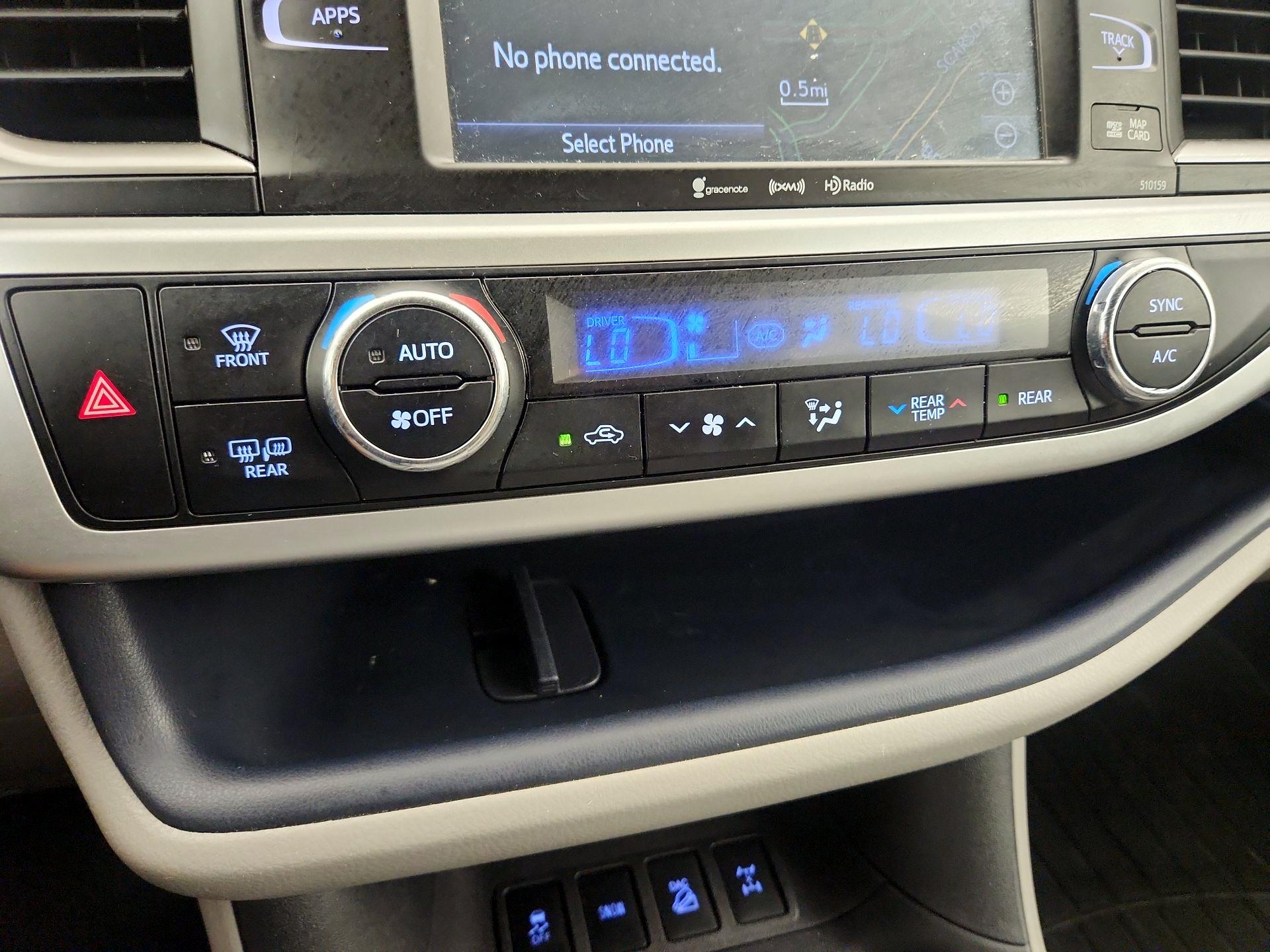 Thumbnail: 2016 Toyota Highlander - 17