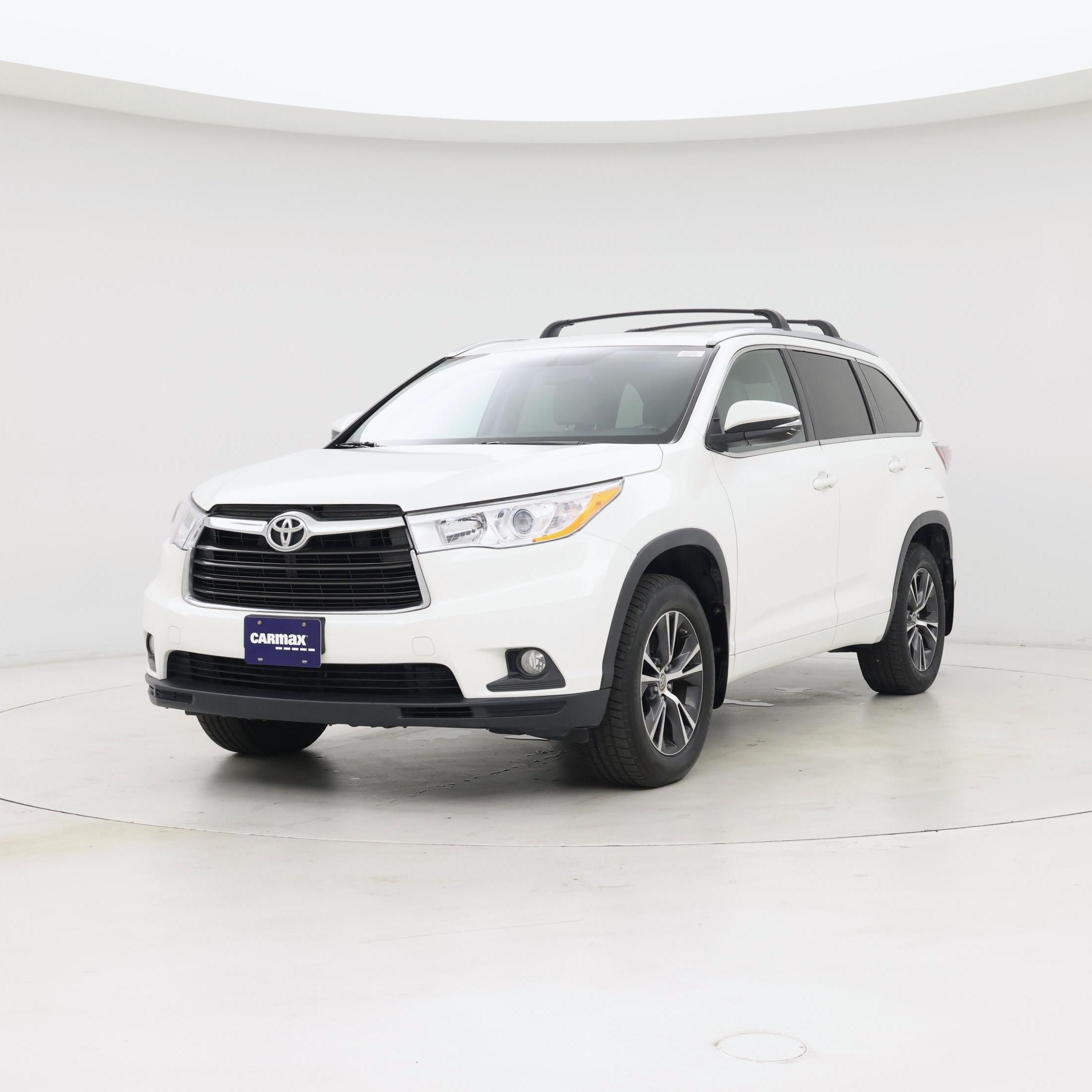 Thumbnail: 2016 Toyota Highlander - 4