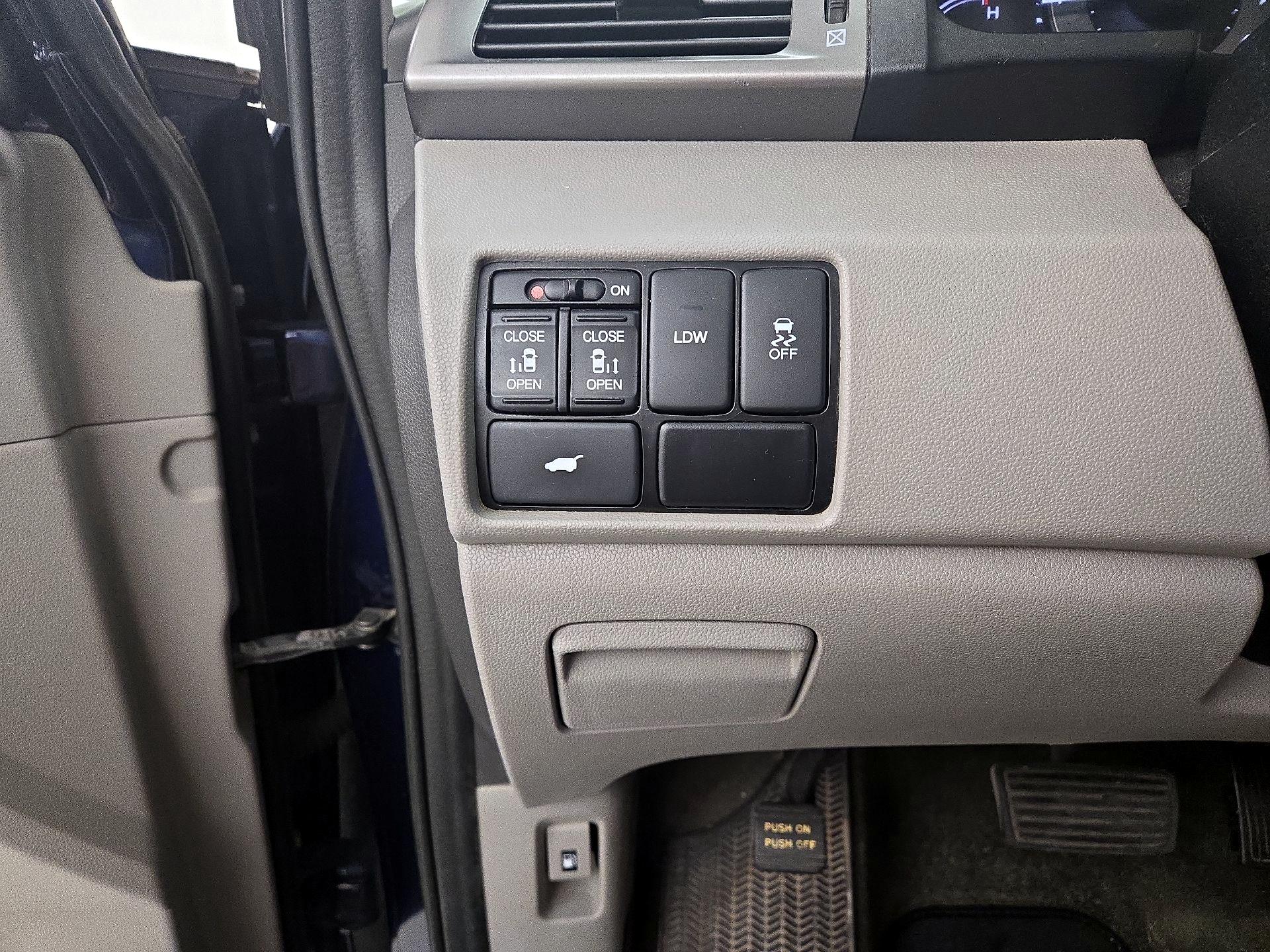 Thumbnail: 2016 Honda Odyssey - 13