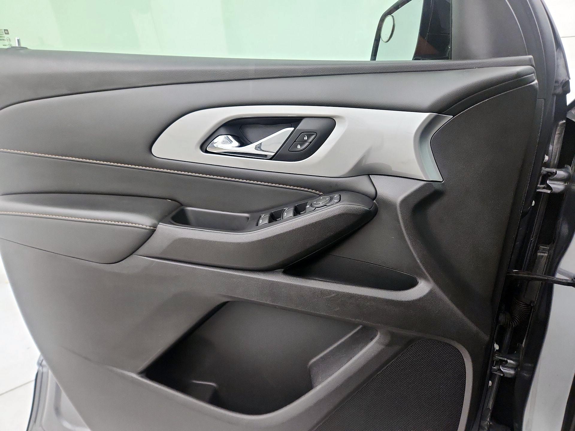Thumbnail: 2021 Chevrolet Traverse - 12