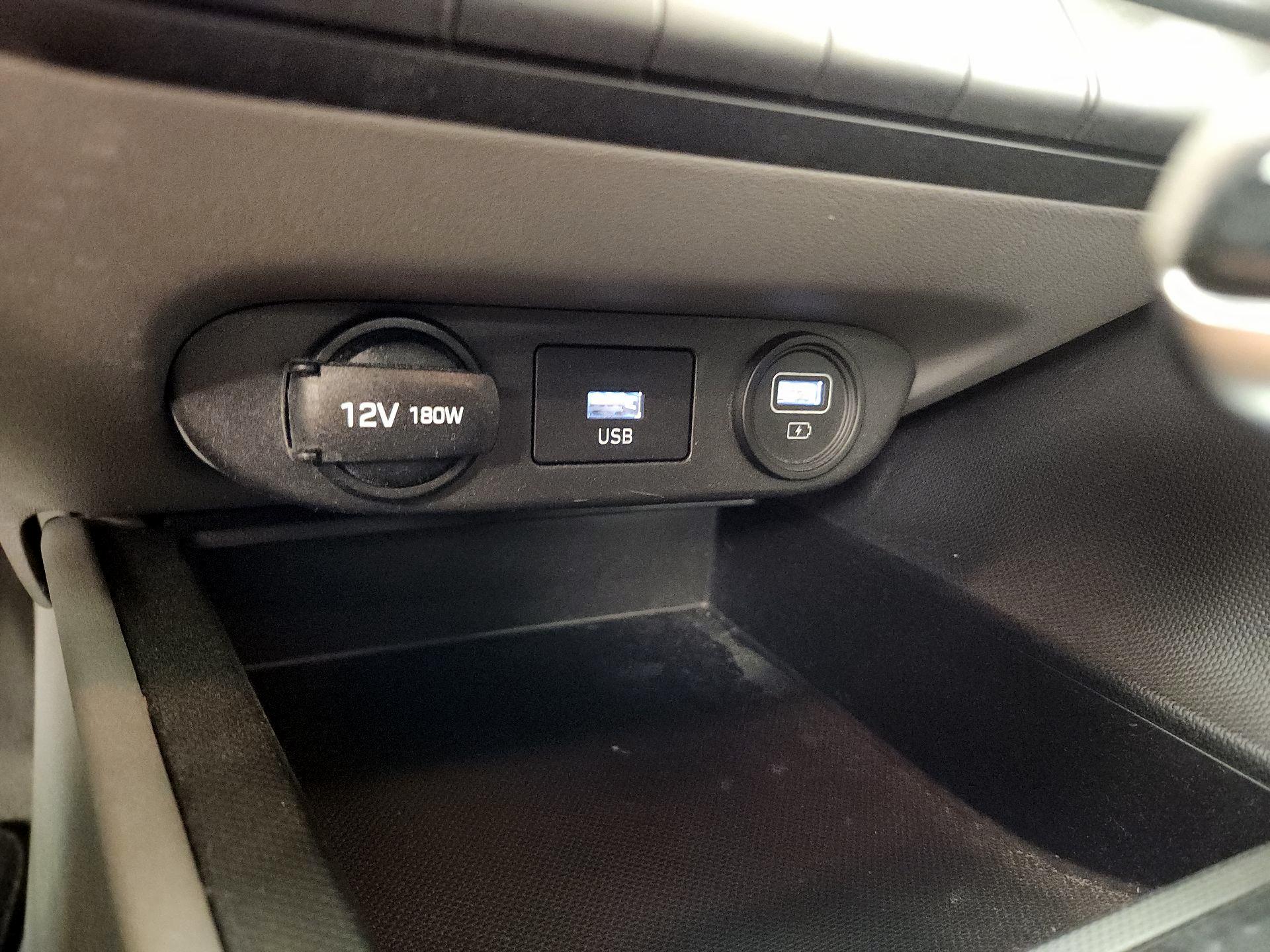 Thumbnail: 2021 Hyundai Elantra - 18