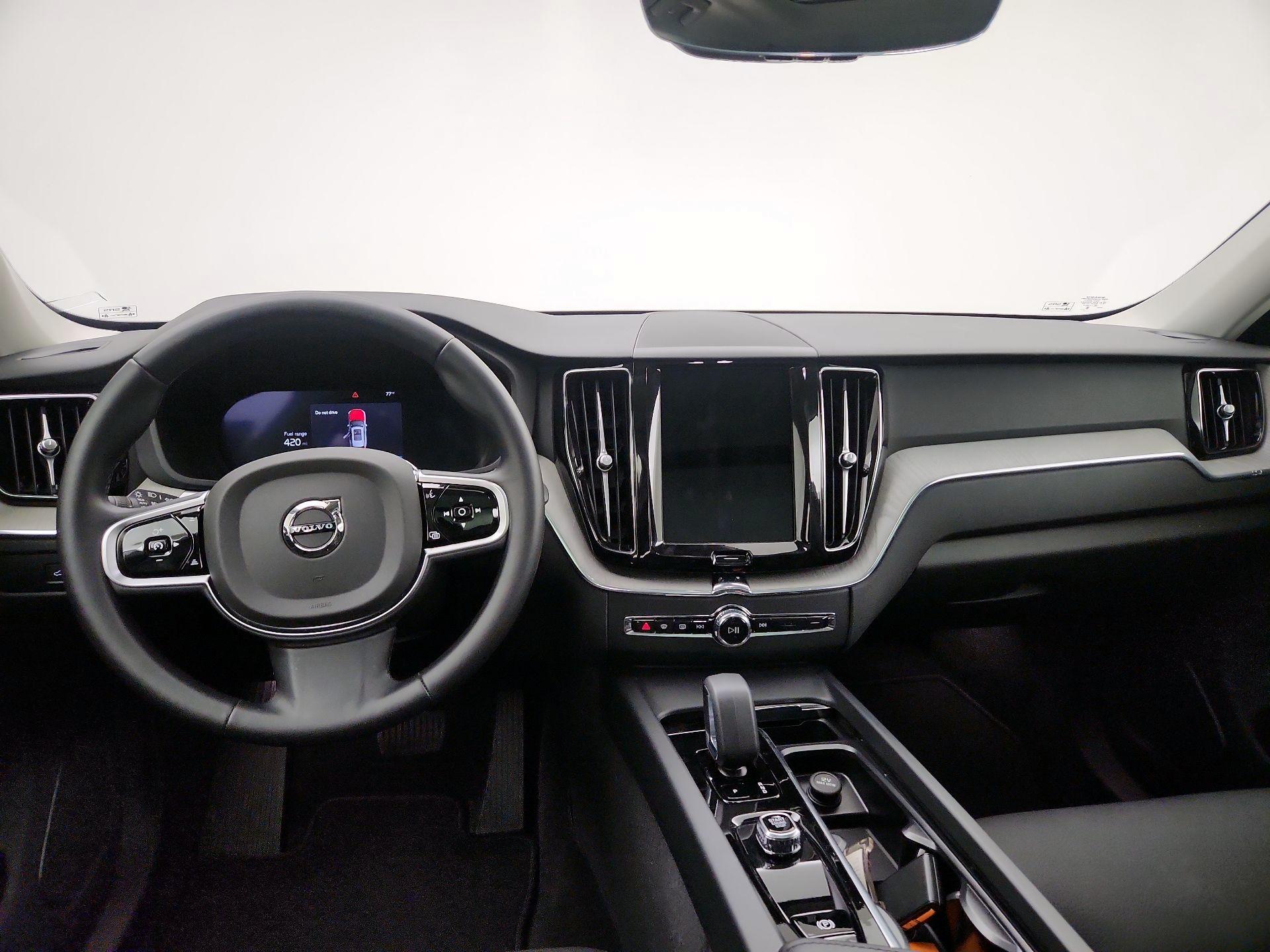 Thumbnail: 2025 Volvo XC60 - 9
