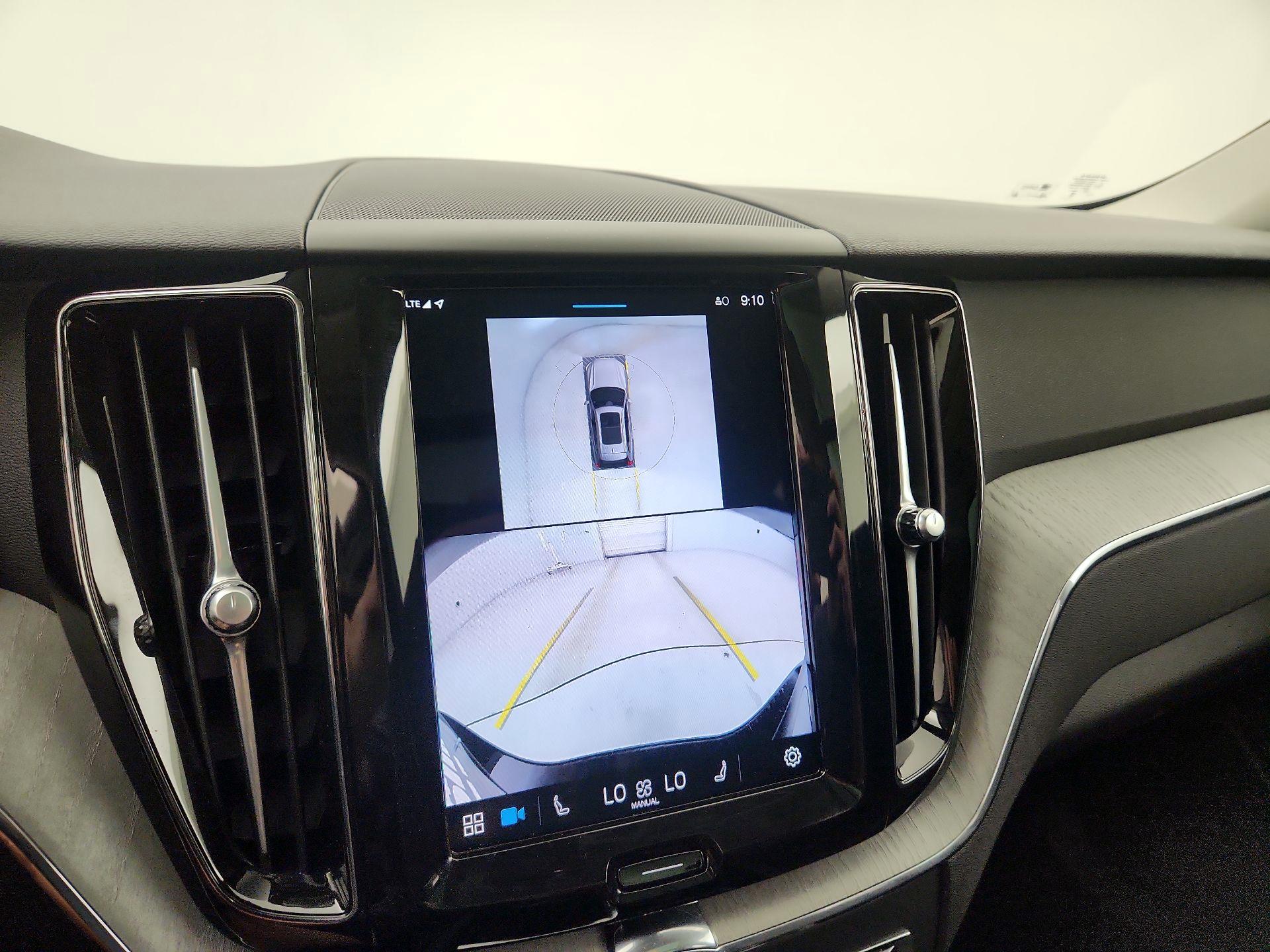 Thumbnail: 2025 Volvo XC60 - 15