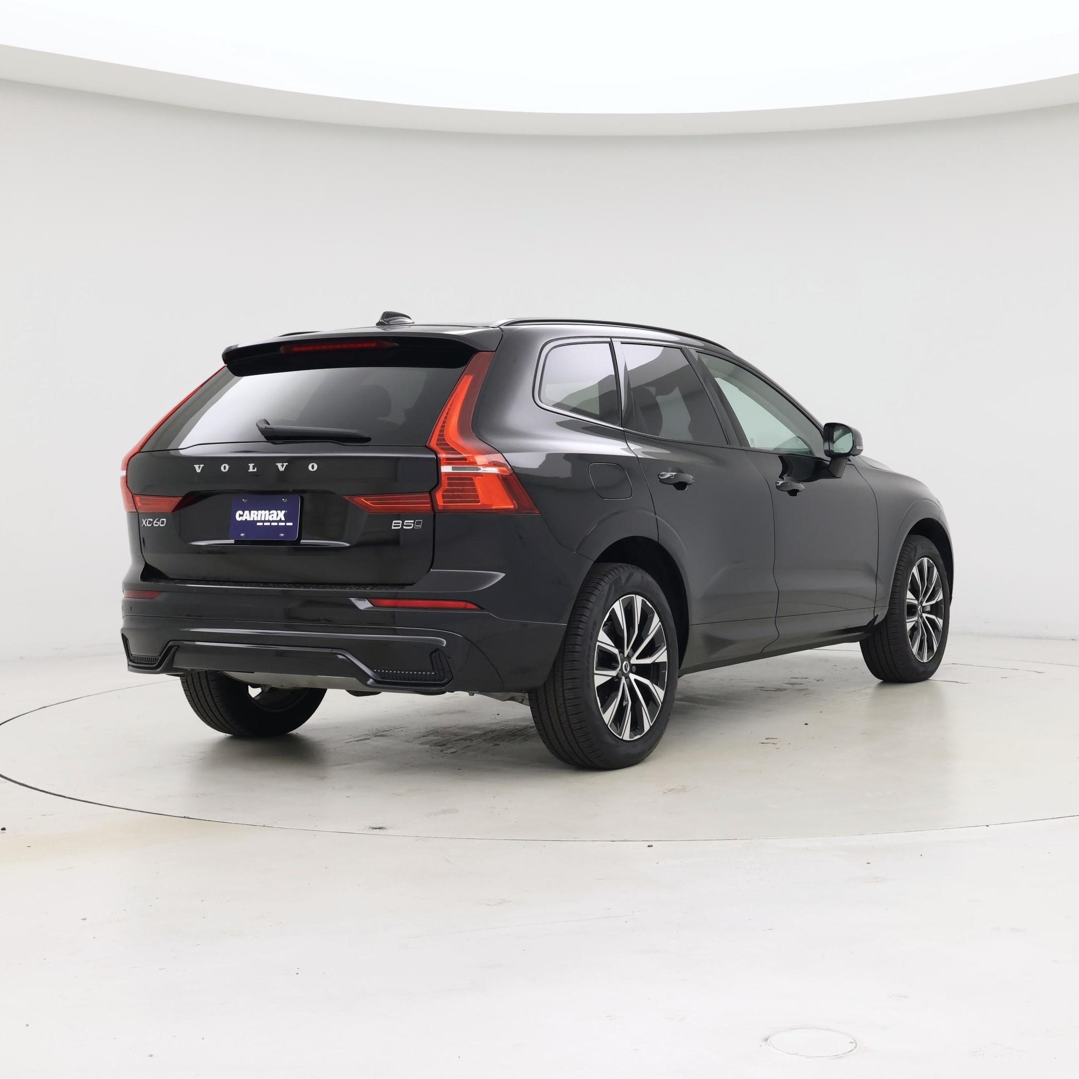 Thumbnail: 2025 Volvo XC60 - 8