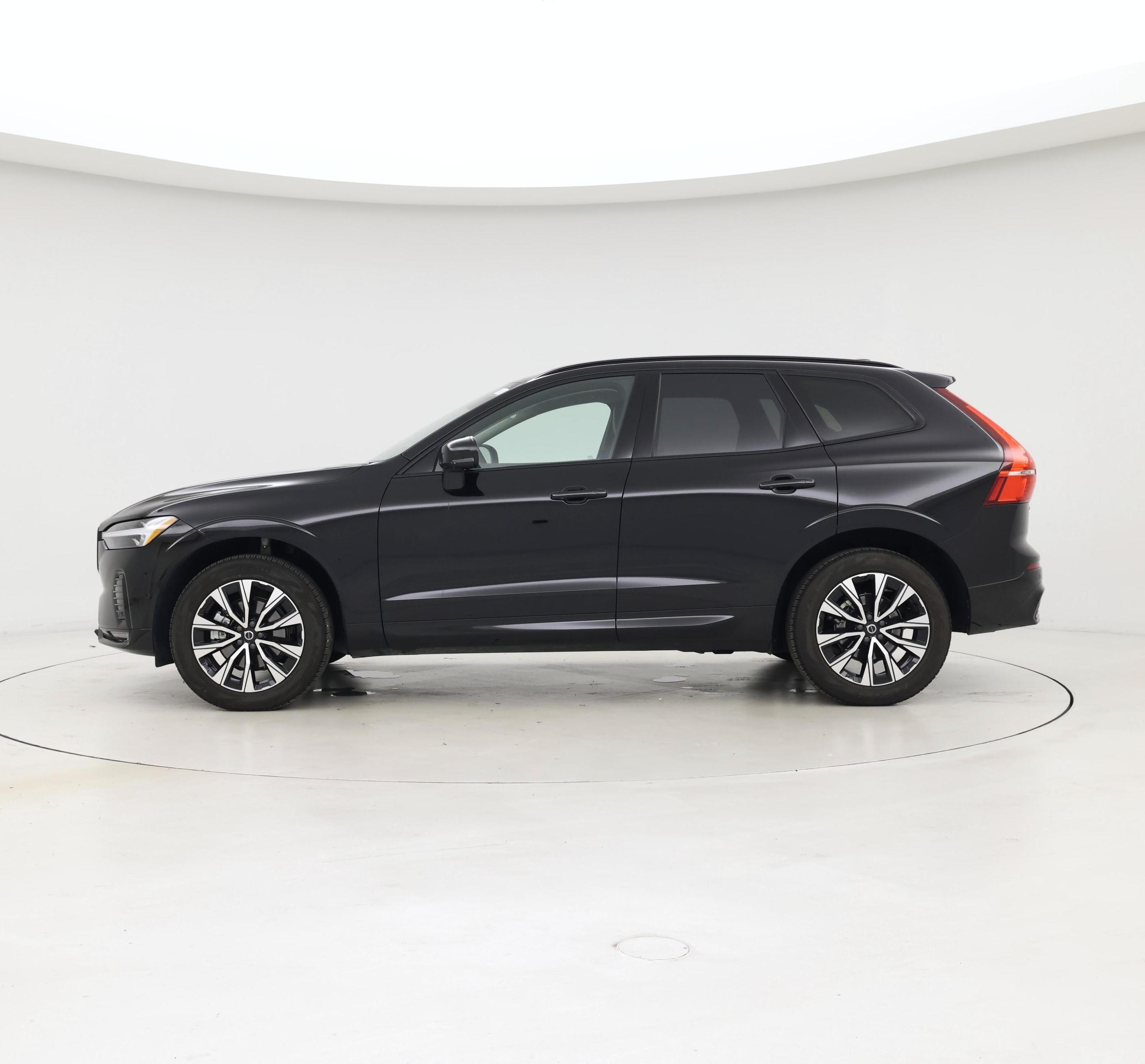 Thumbnail: 2025 Volvo XC60 - 3