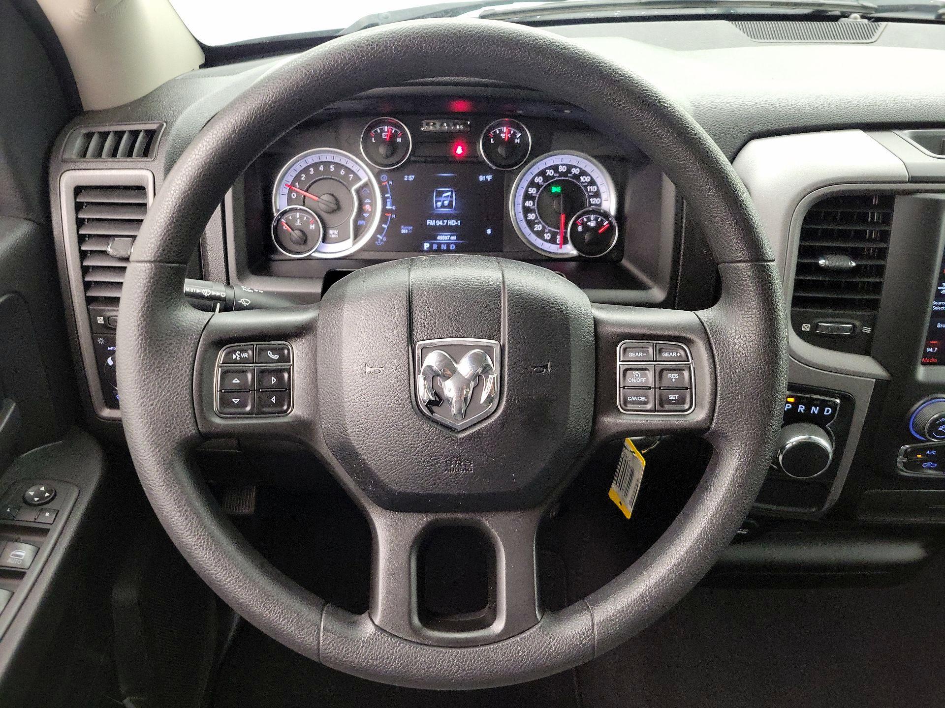 Thumbnail: 2021 RAM 1500 Classic - 10