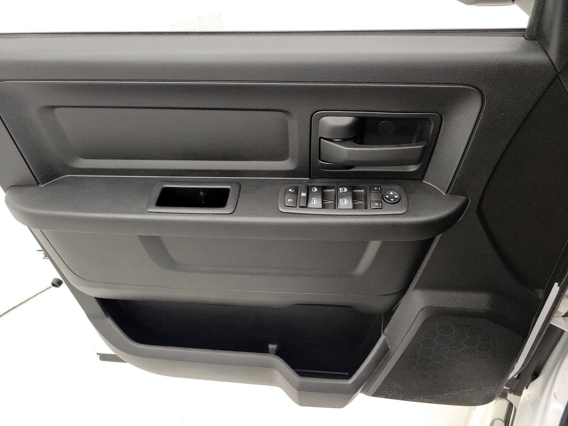 Thumbnail: 2021 RAM 1500 Classic - 12