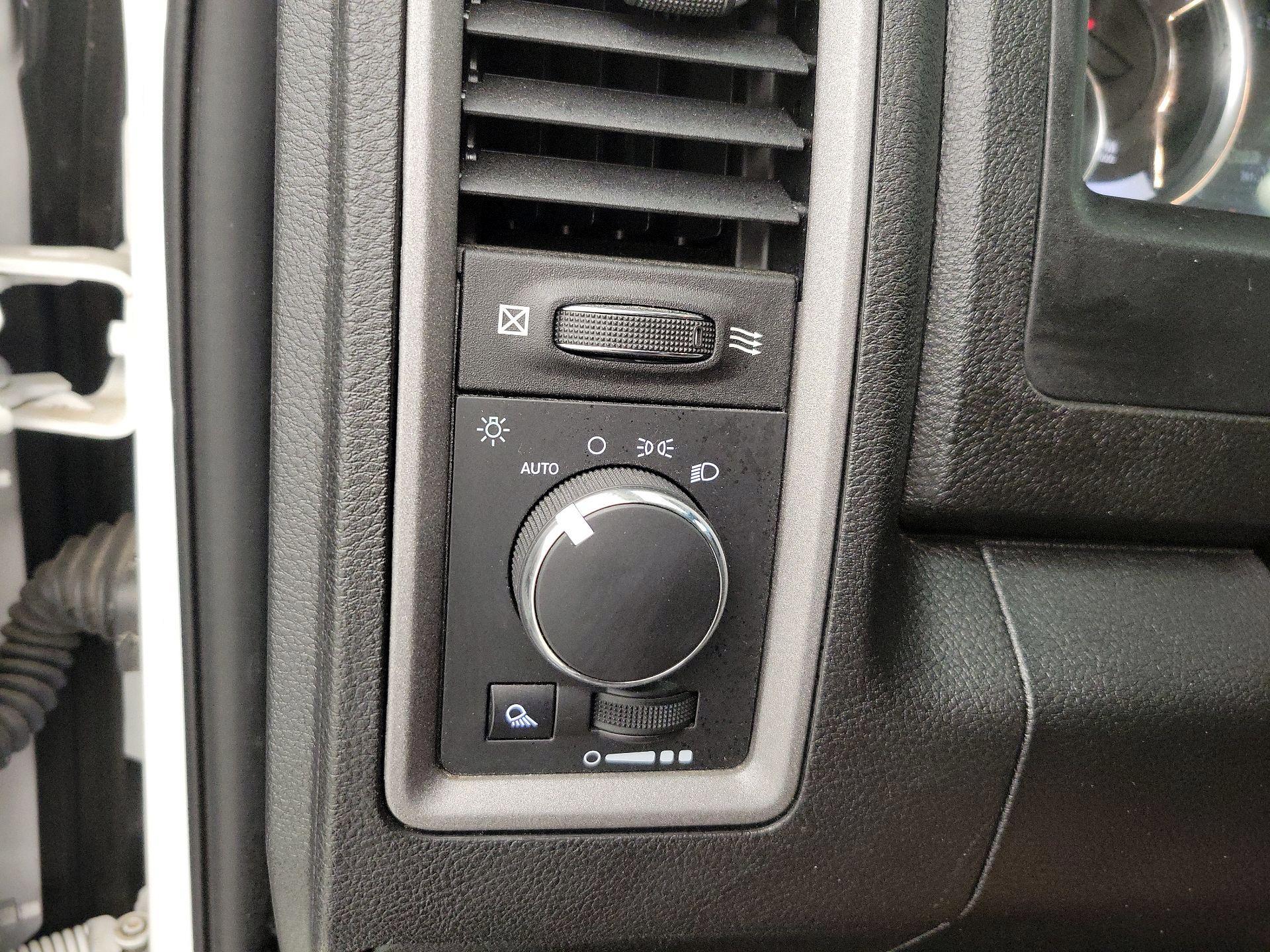 Thumbnail: 2021 RAM 1500 Classic - 13