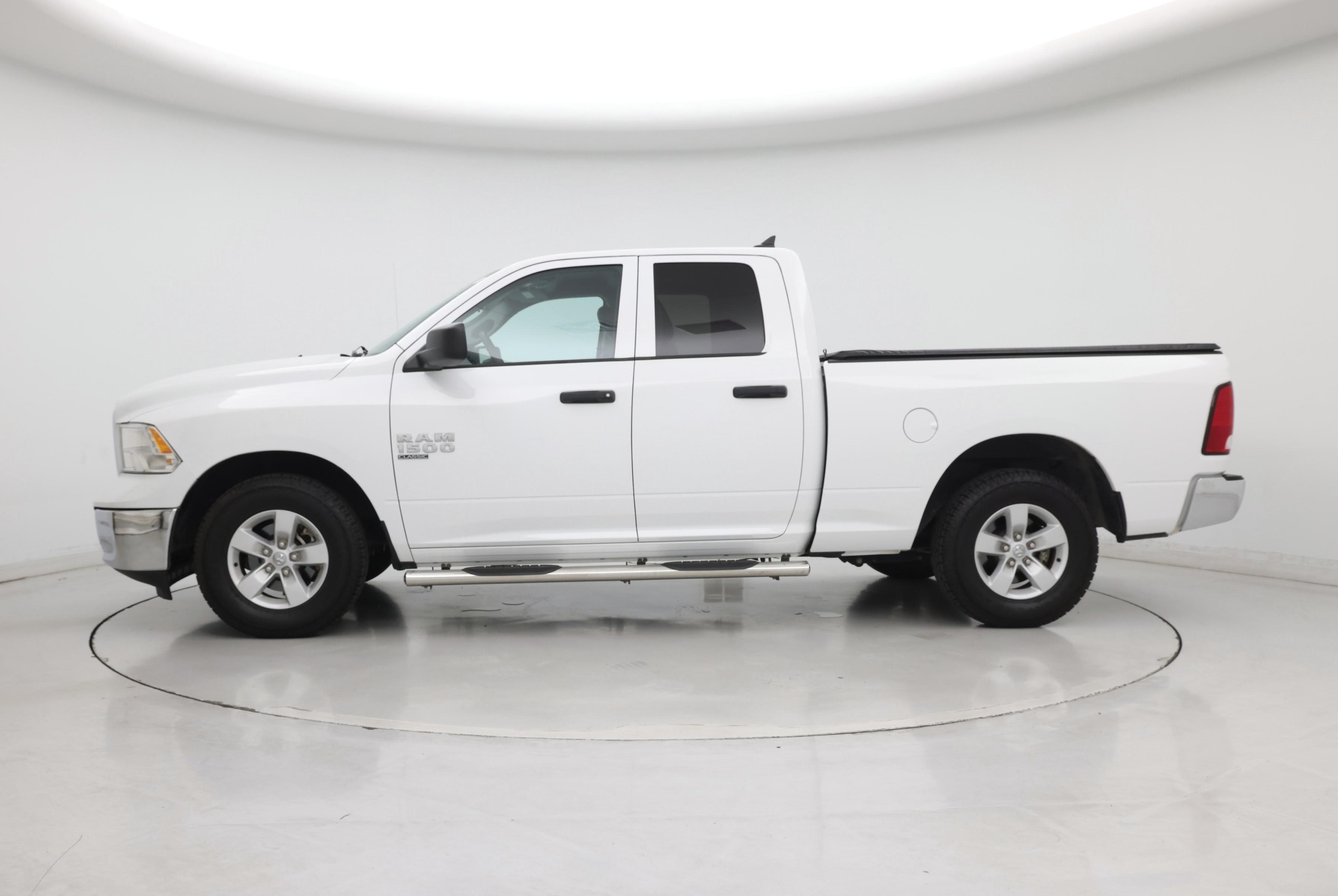 Thumbnail: 2021 RAM 1500 Classic - 3
