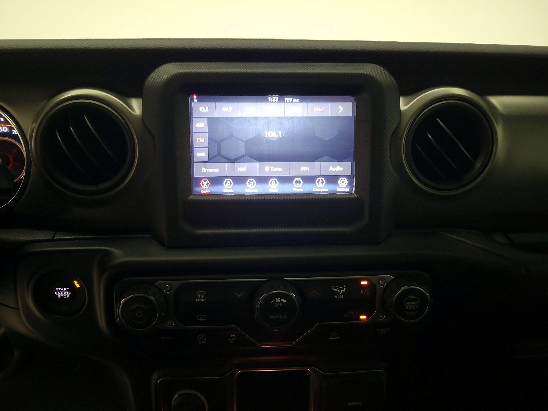 Thumbnail: 2022 Jeep Wrangler - 15
