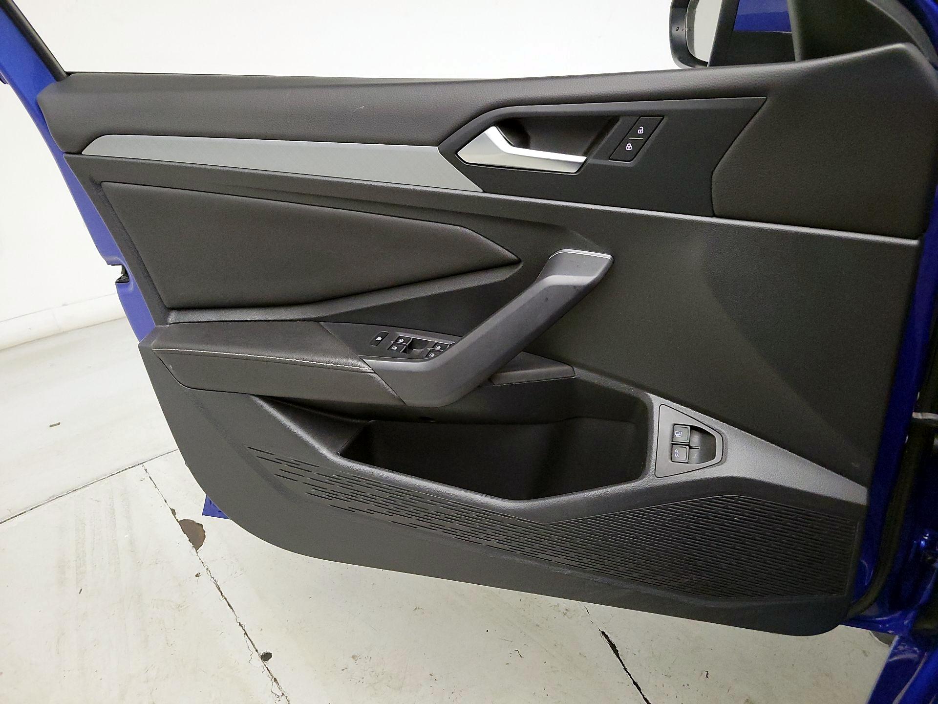 Thumbnail: 2022 Volkswagen Jetta - 12
