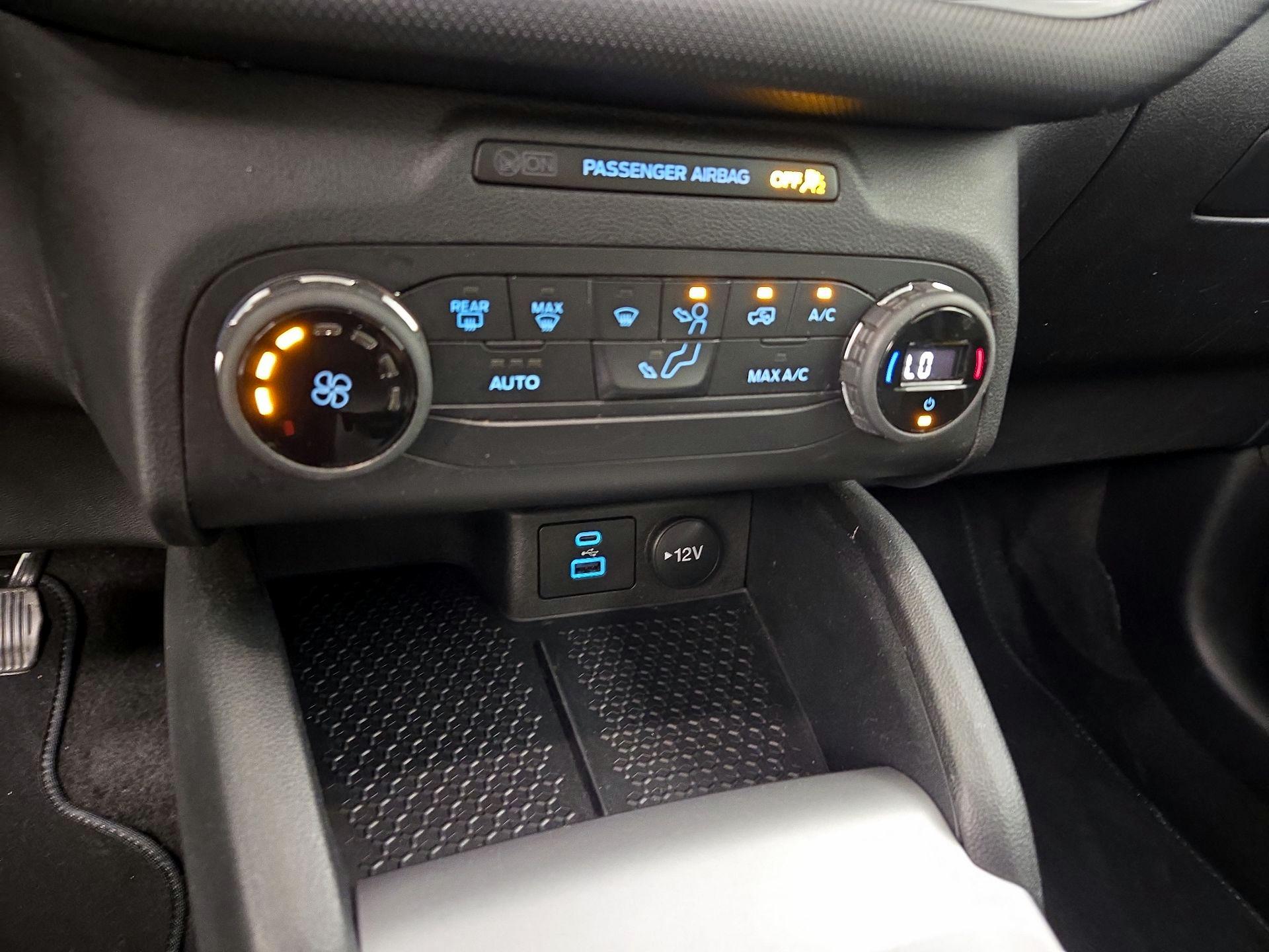 Thumbnail: 2021 Ford Bronco Sport - 17