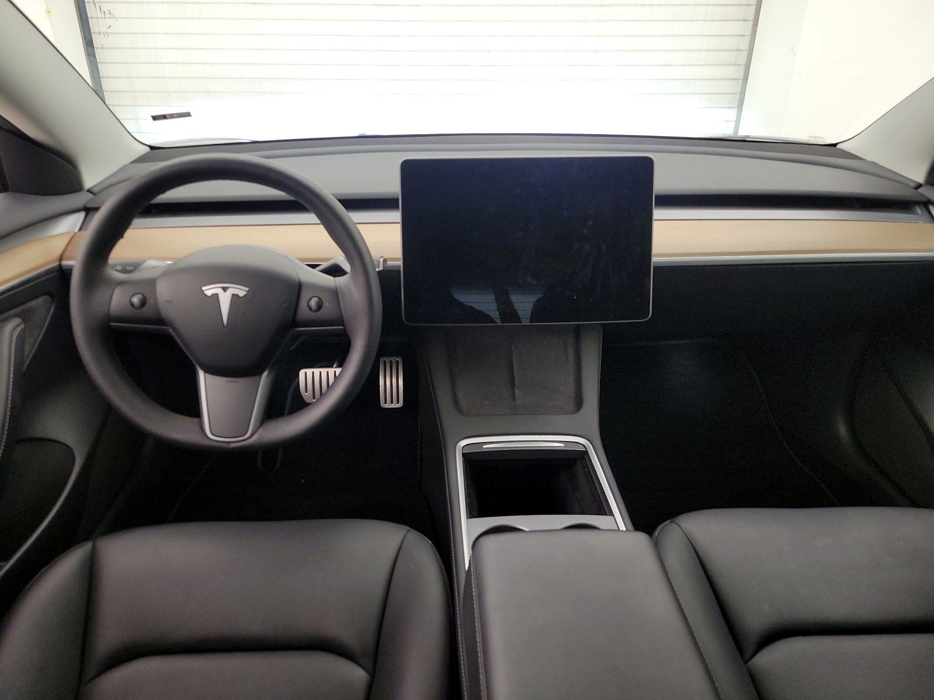 Thumbnail: 2023 Tesla Model 3 - 9