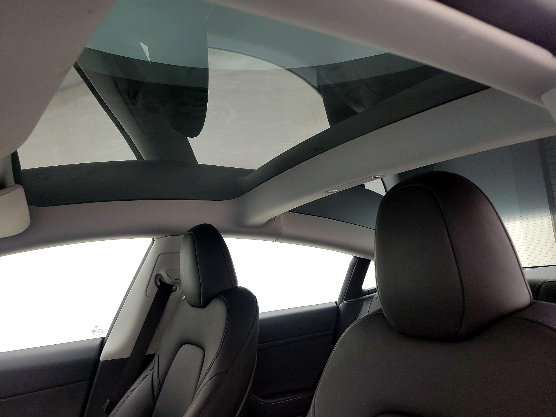 Thumbnail: 2023 Tesla Model 3 - 19
